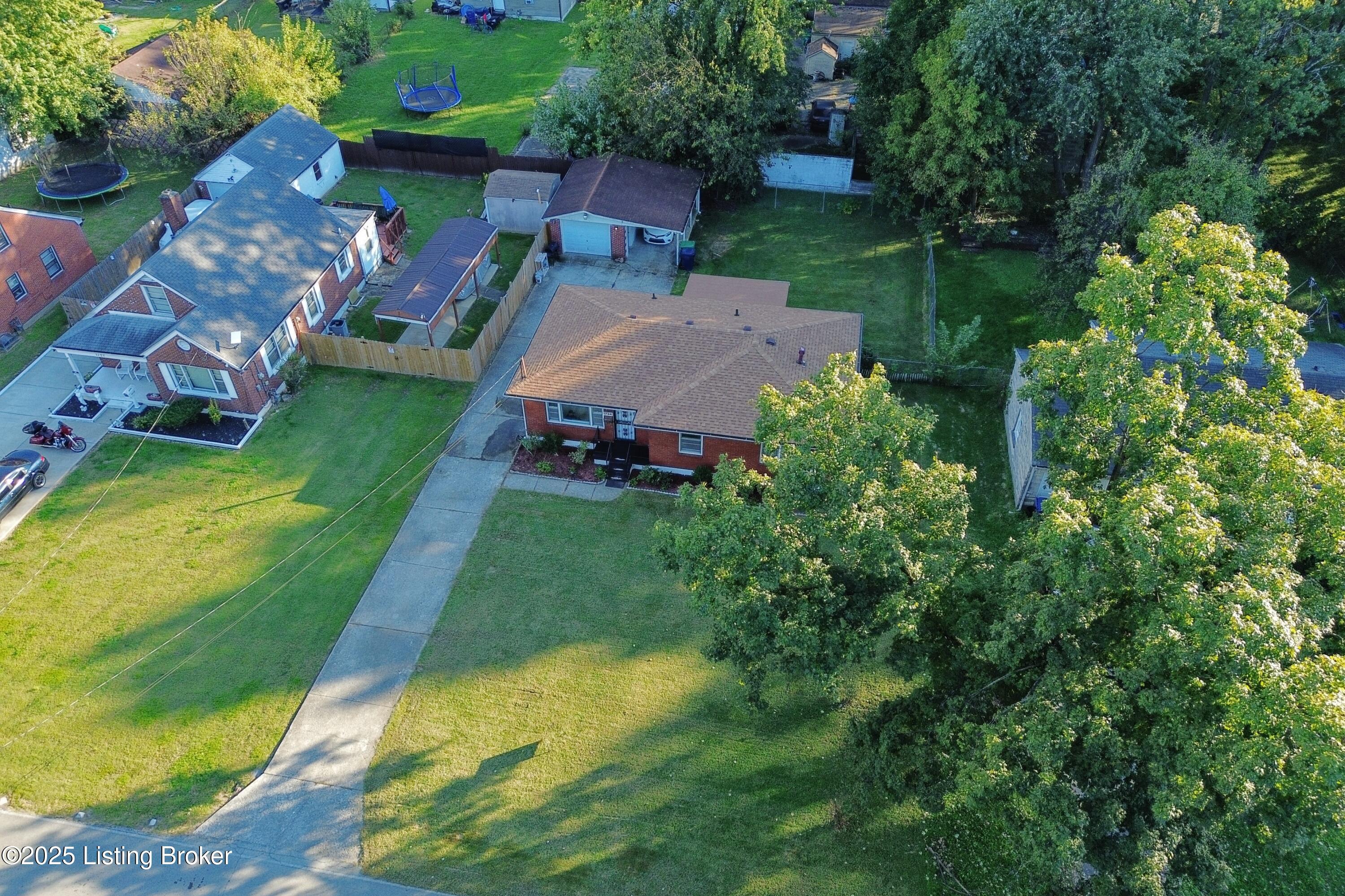 1724 Kennedy Rd