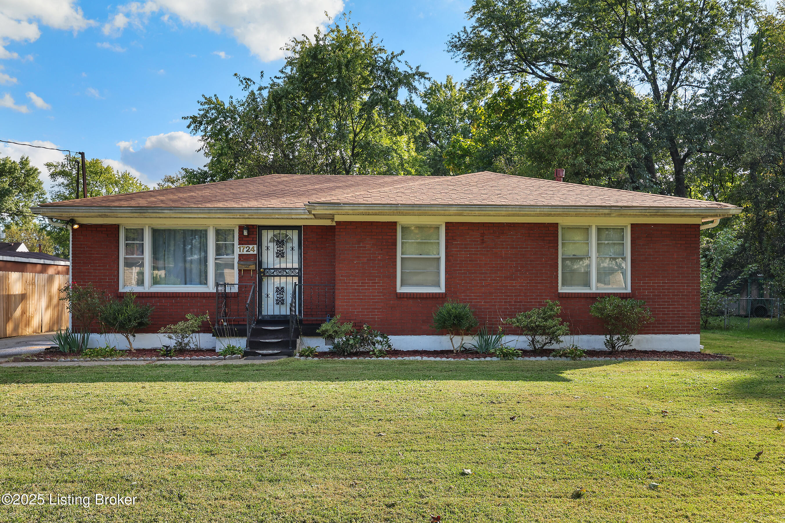 1724 Kennedy Rd