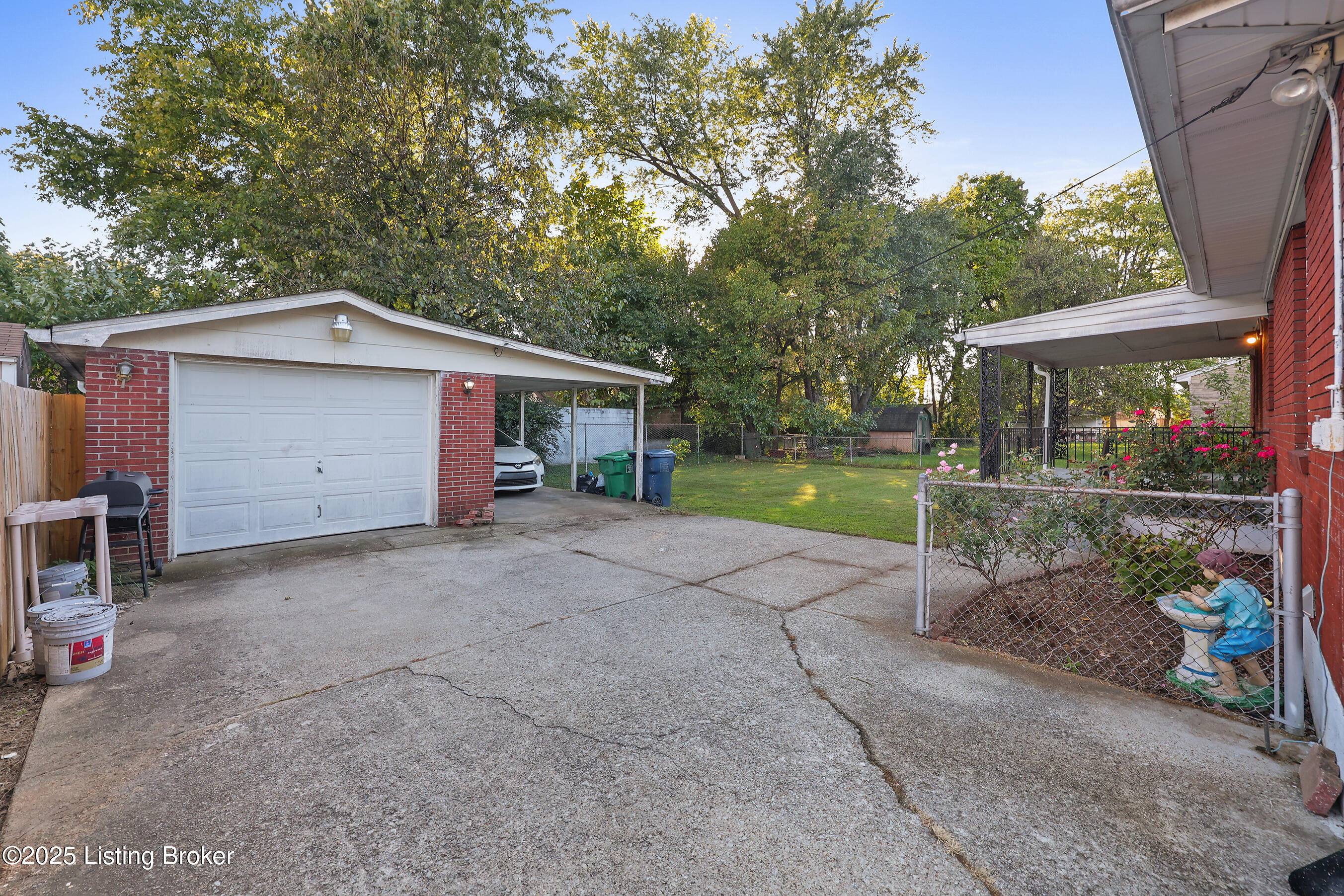 1724 Kennedy Rd