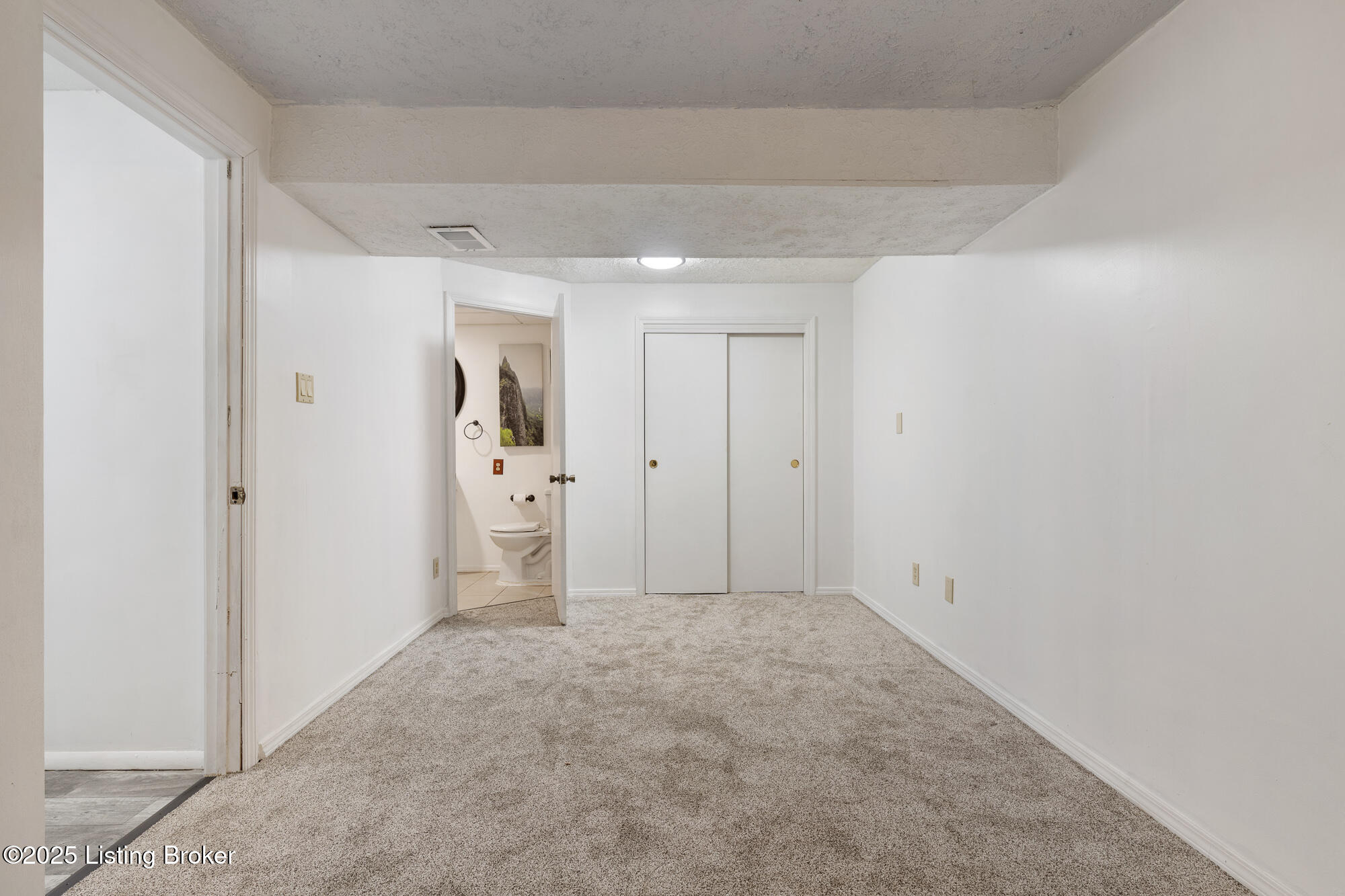 8720 Running Fox Cir