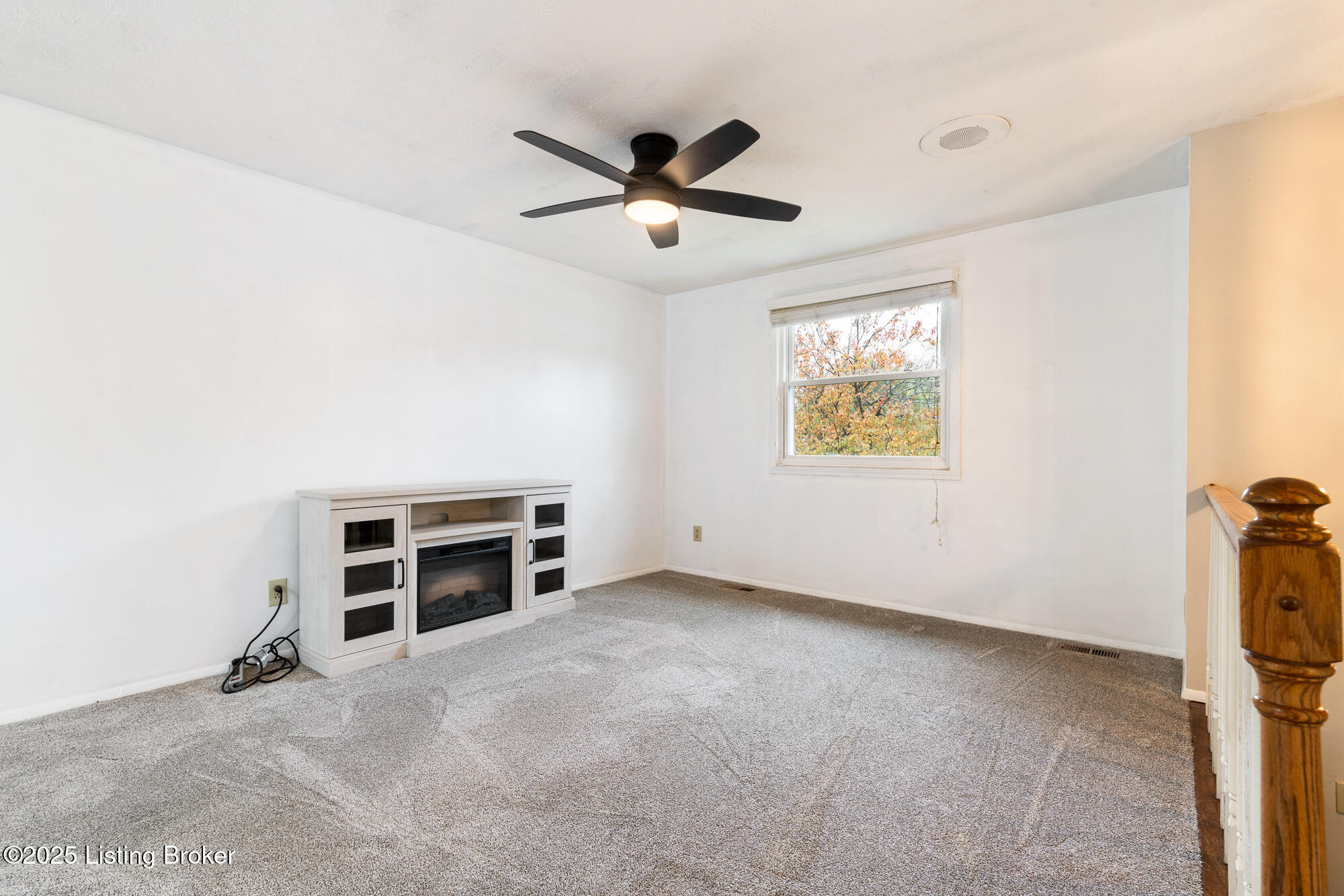 8720 Running Fox Cir