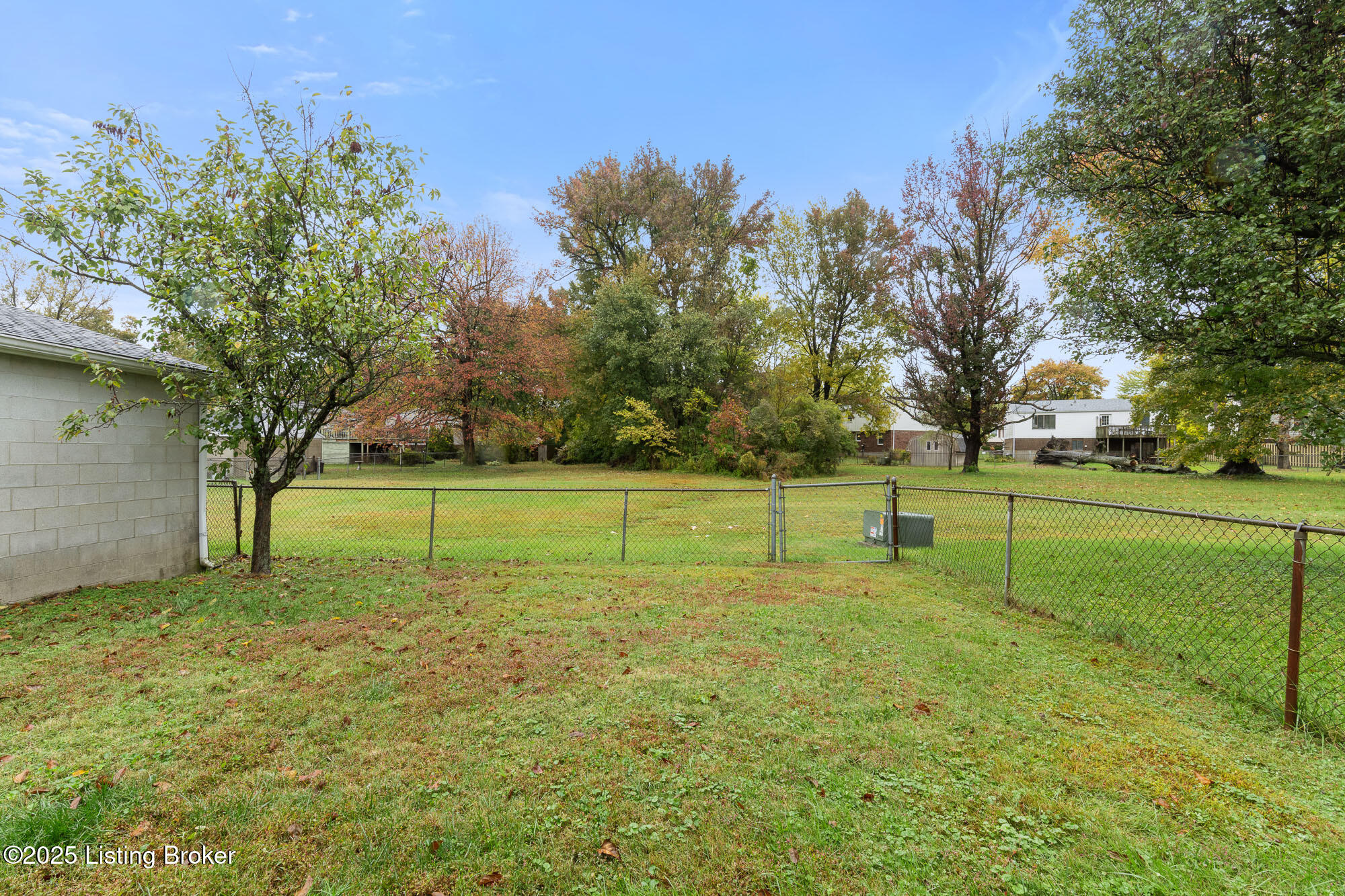 8720 Running Fox Cir