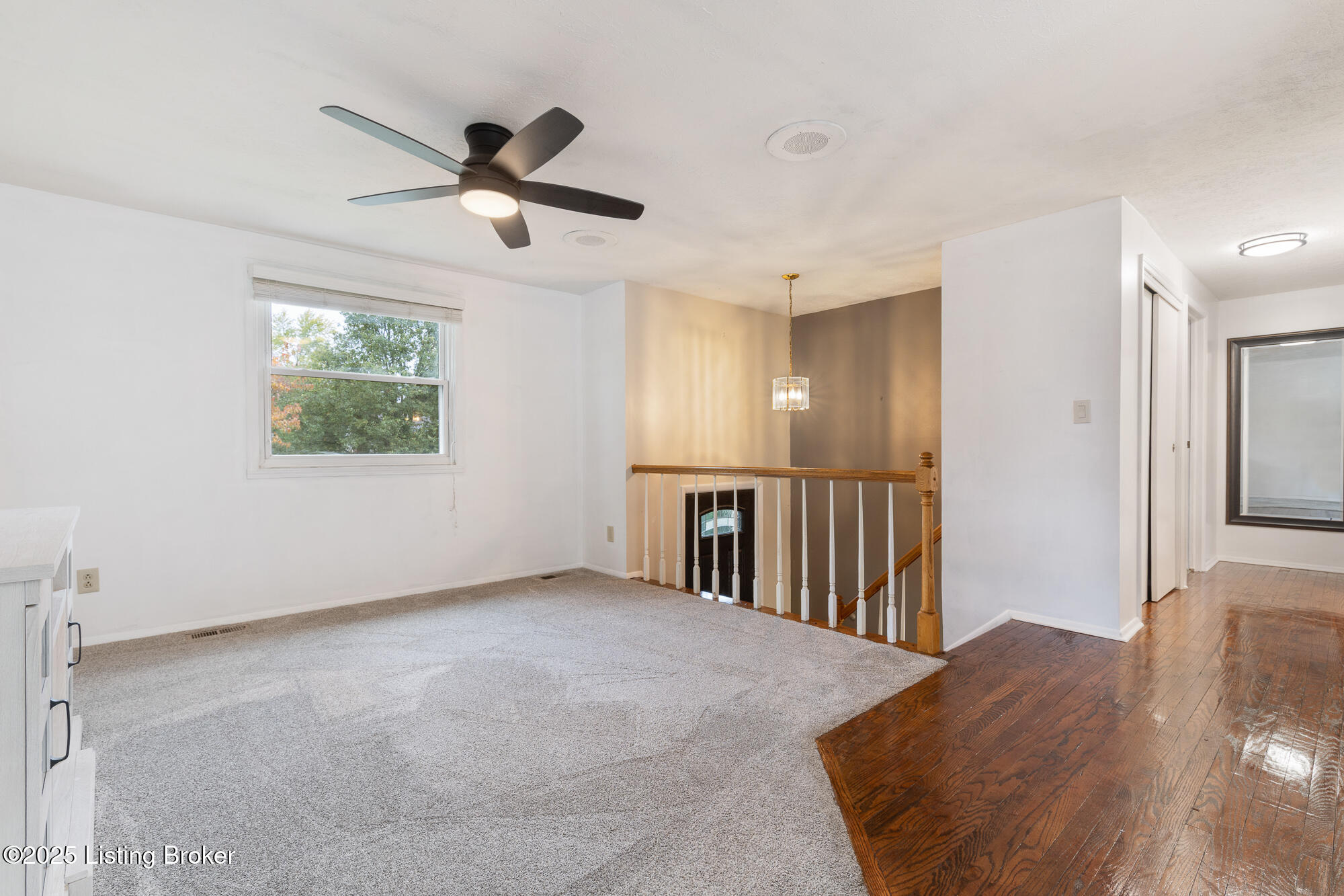 8720 Running Fox Cir