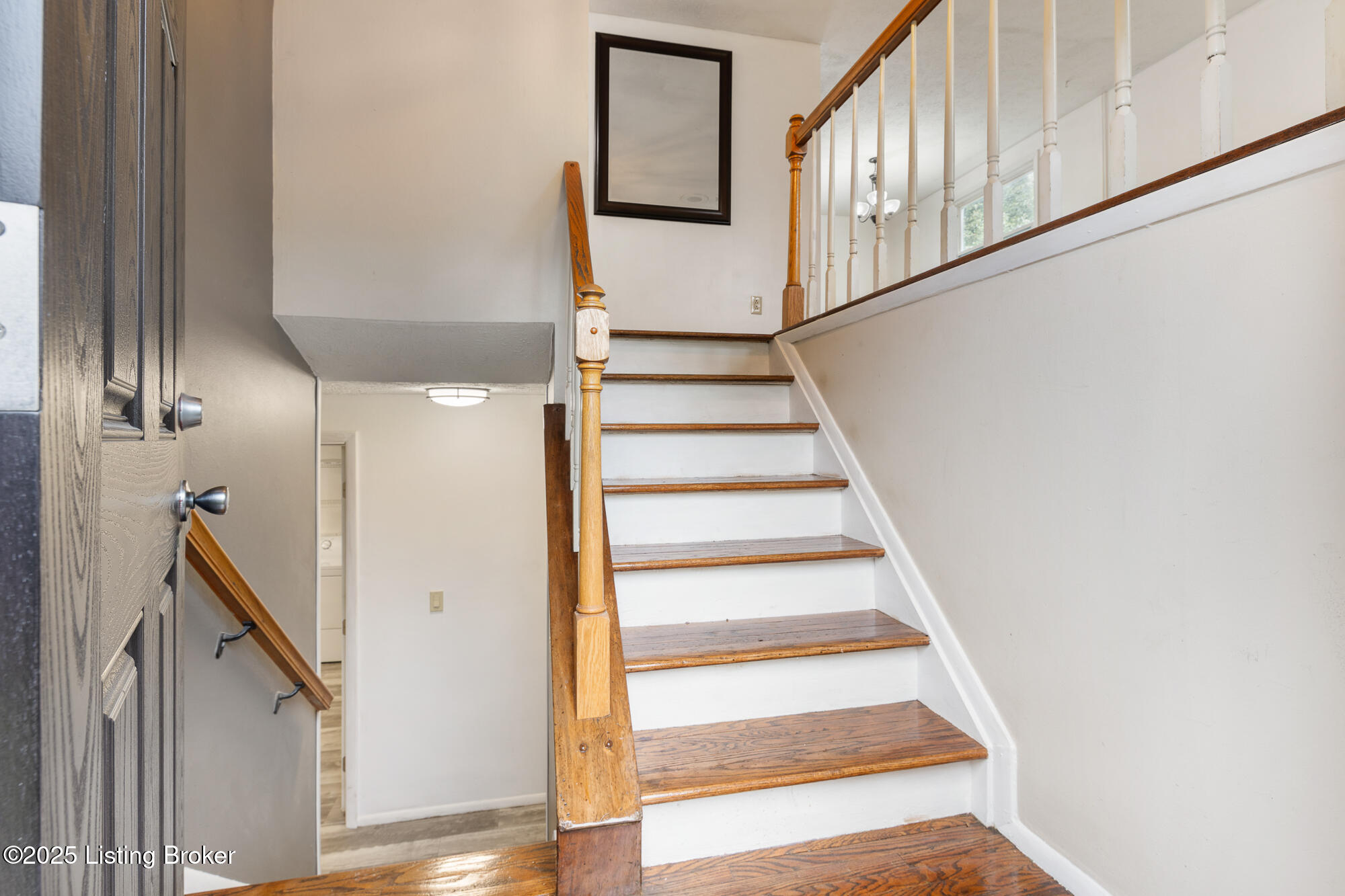 8720 Running Fox Cir