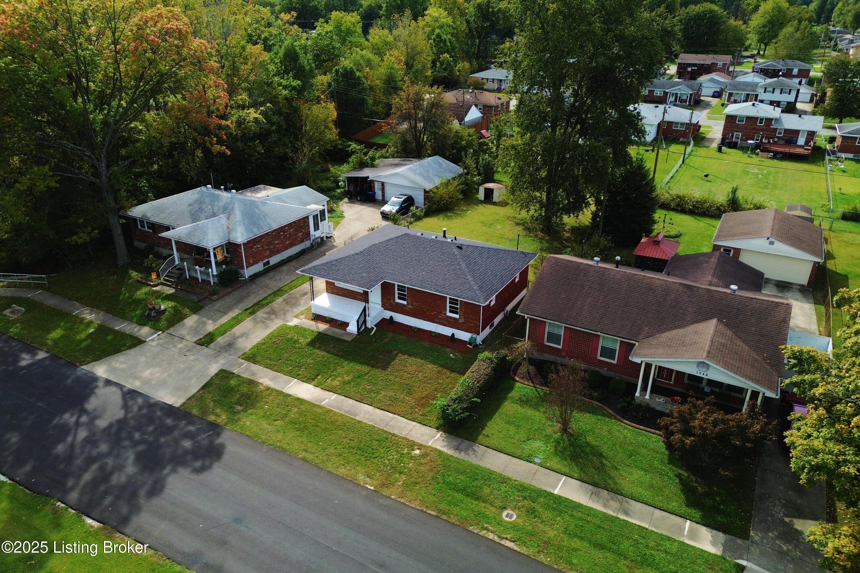 1046 Clayborne Rd, Louisville