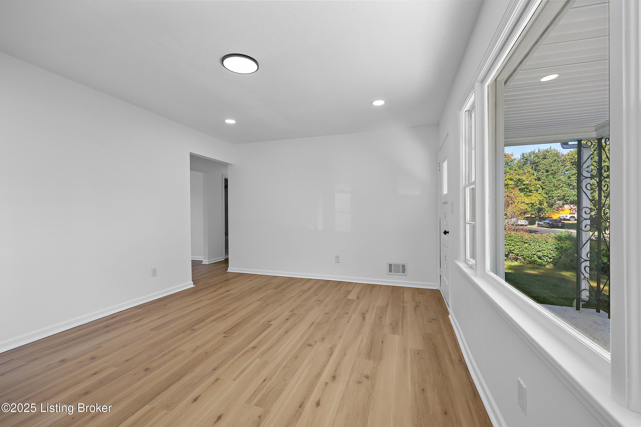 1046 Clayborne Rd, Louisville