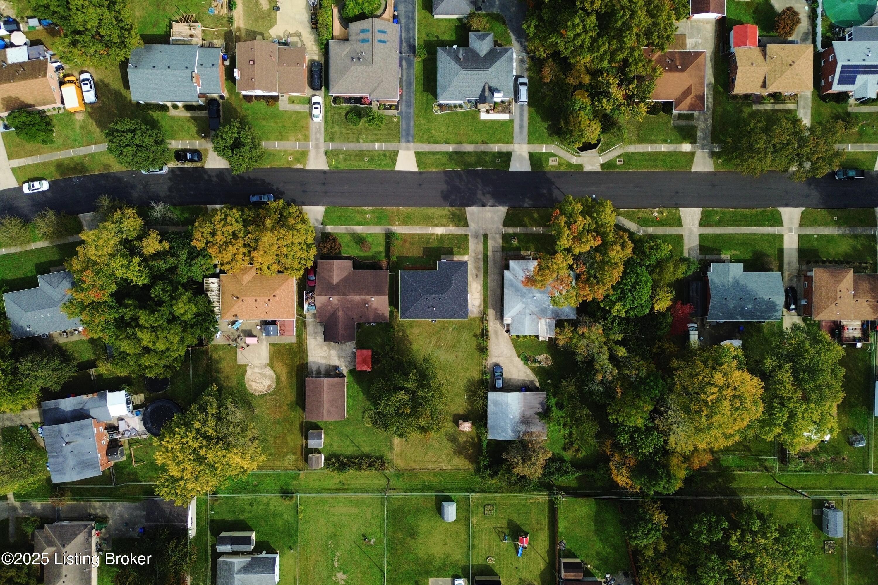 1046 Clayborne Rd, Louisville