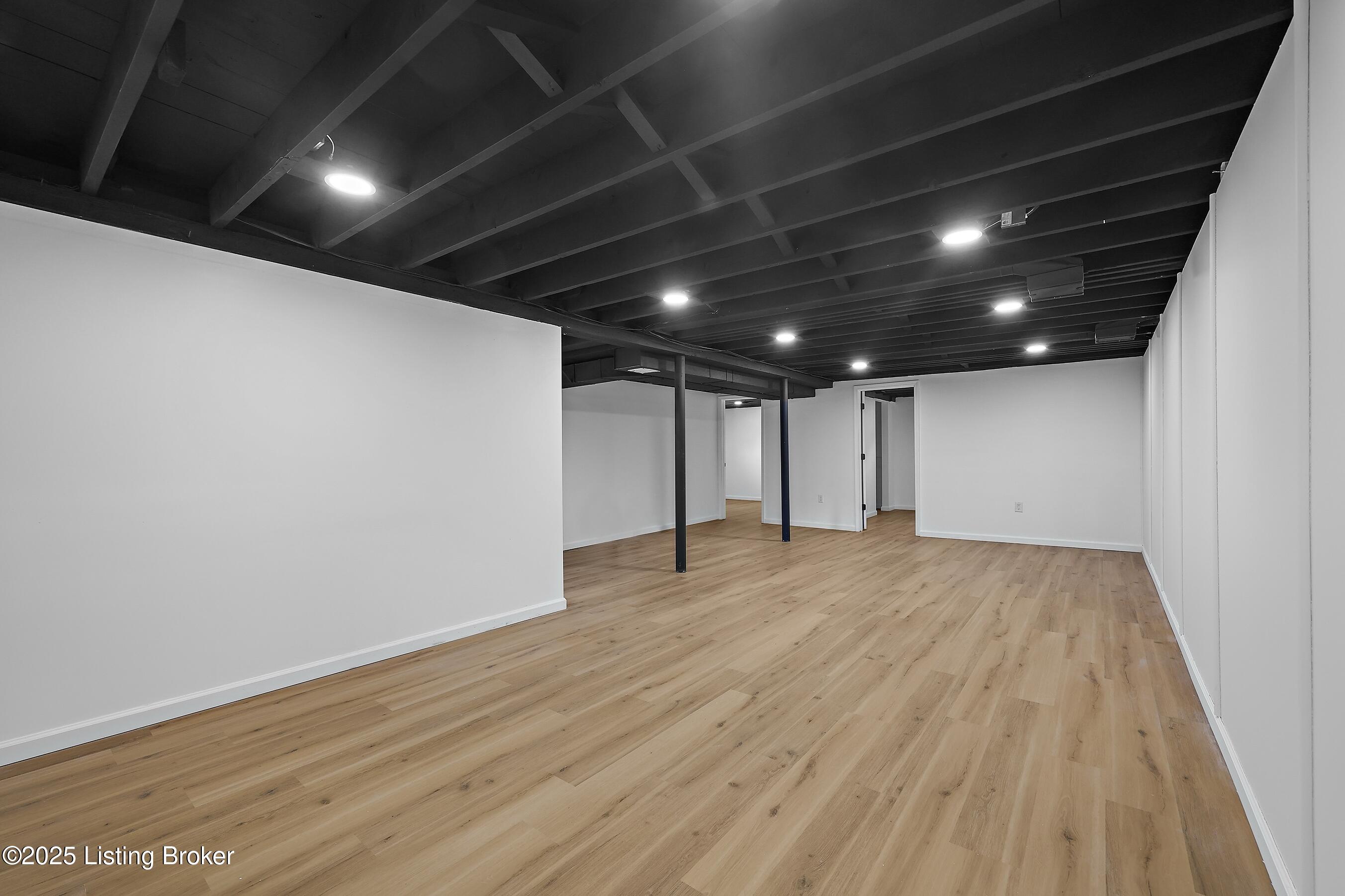 1046 Clayborne Rd, Louisville