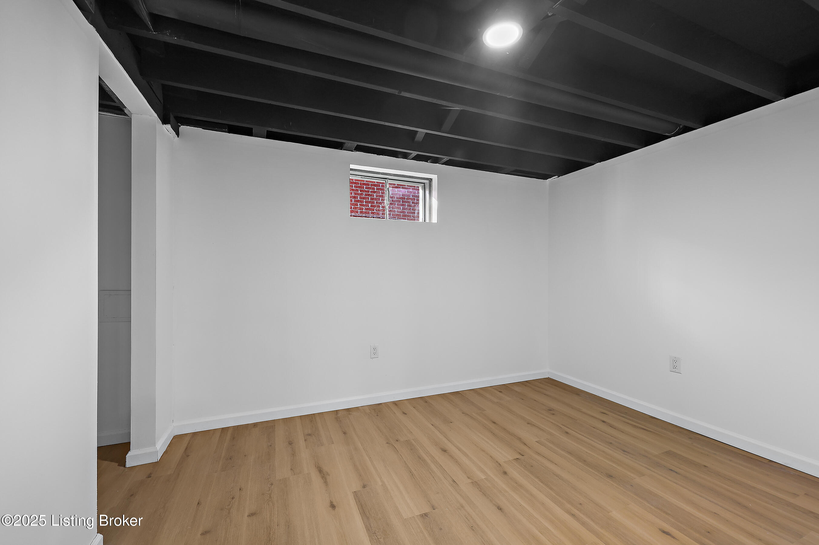 1046 Clayborne Rd, Louisville