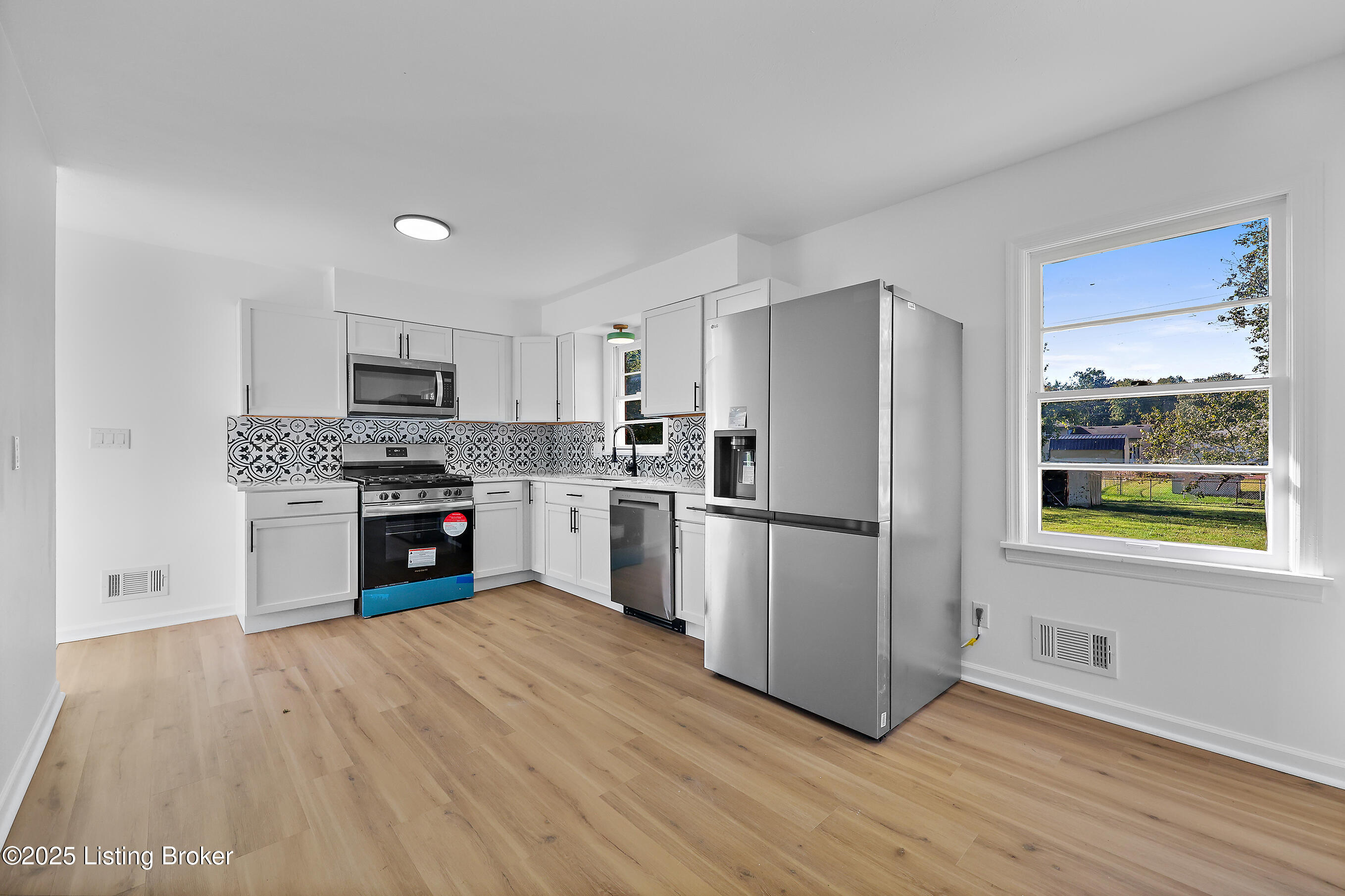 1046 Clayborne Rd, Louisville