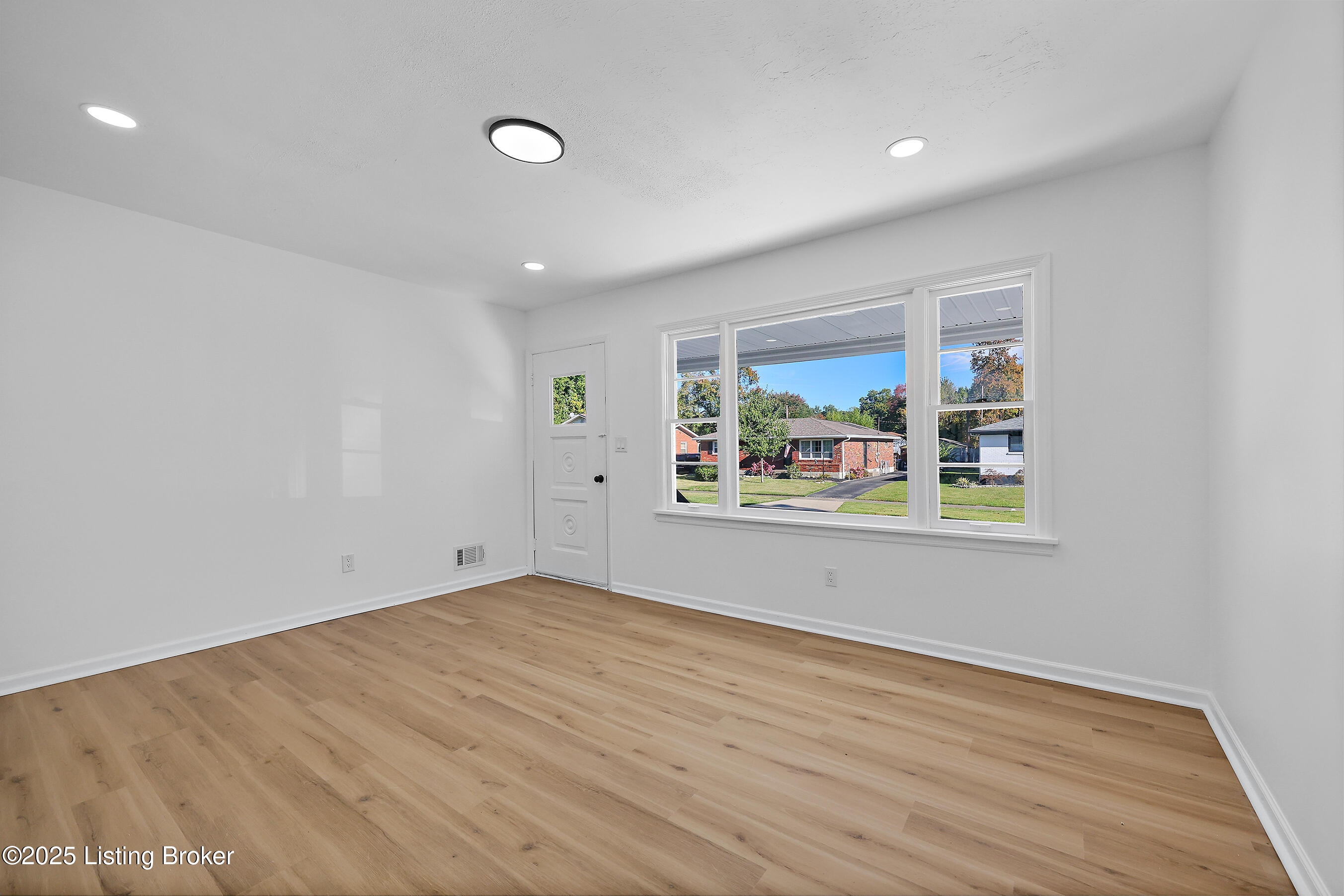 1046 Clayborne Rd, Louisville