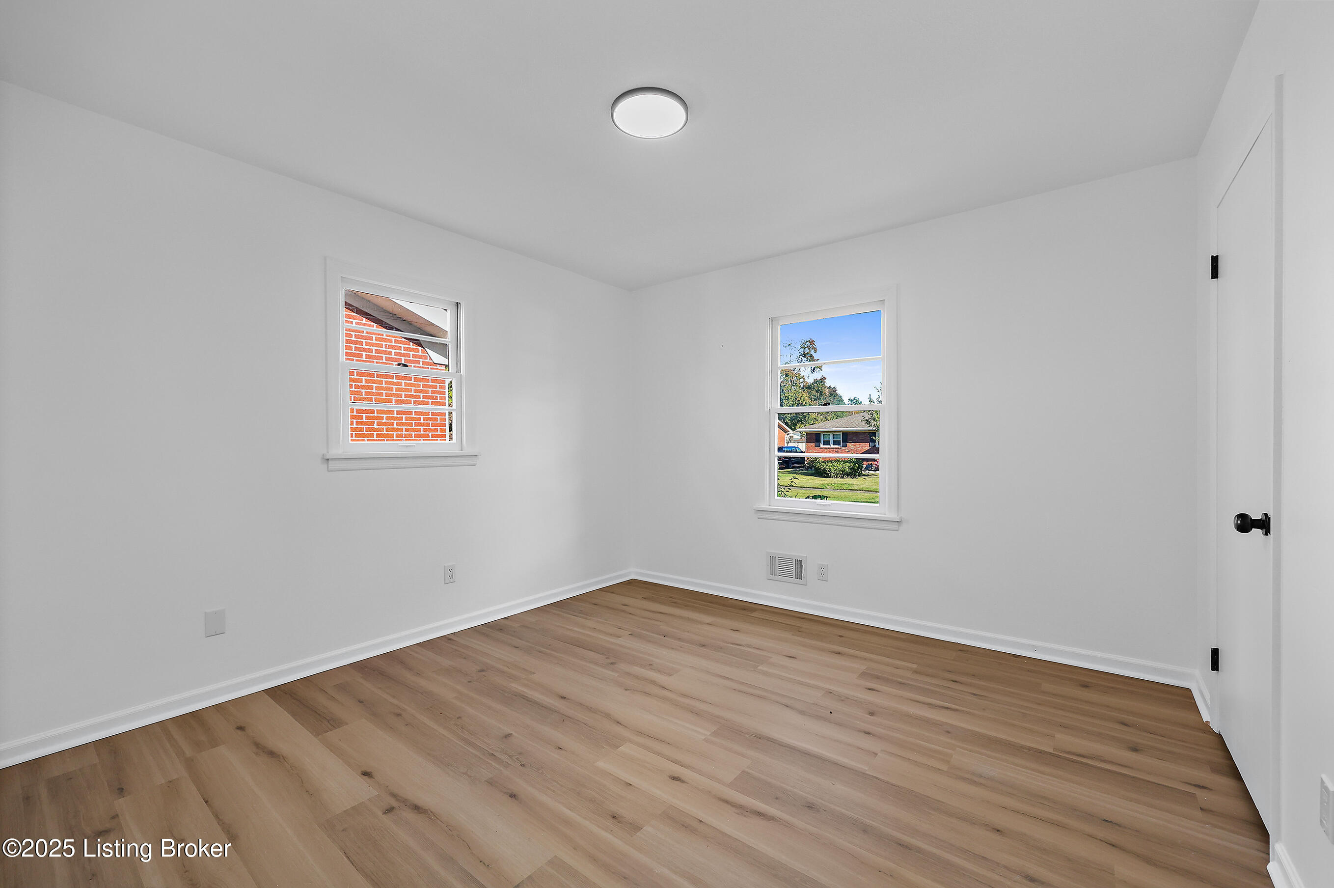 1046 Clayborne Rd, Louisville