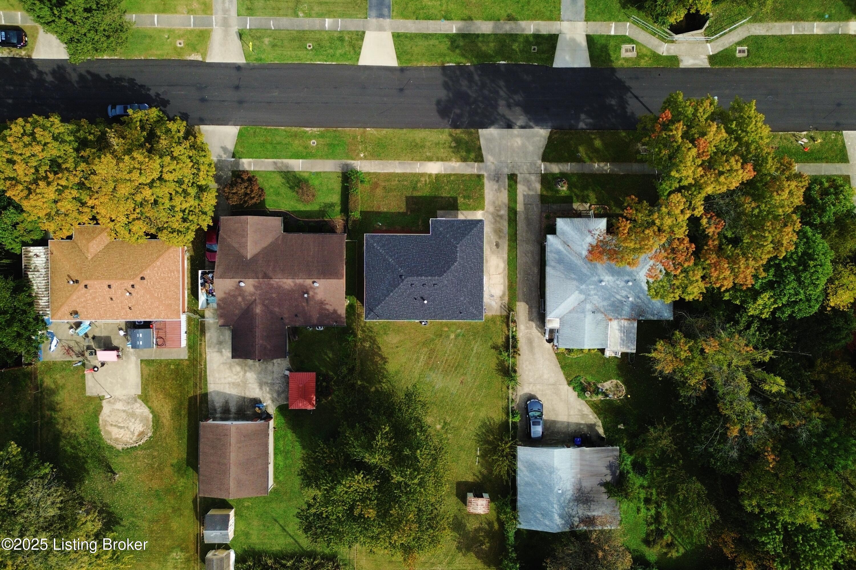 1046 Clayborne Rd, Louisville