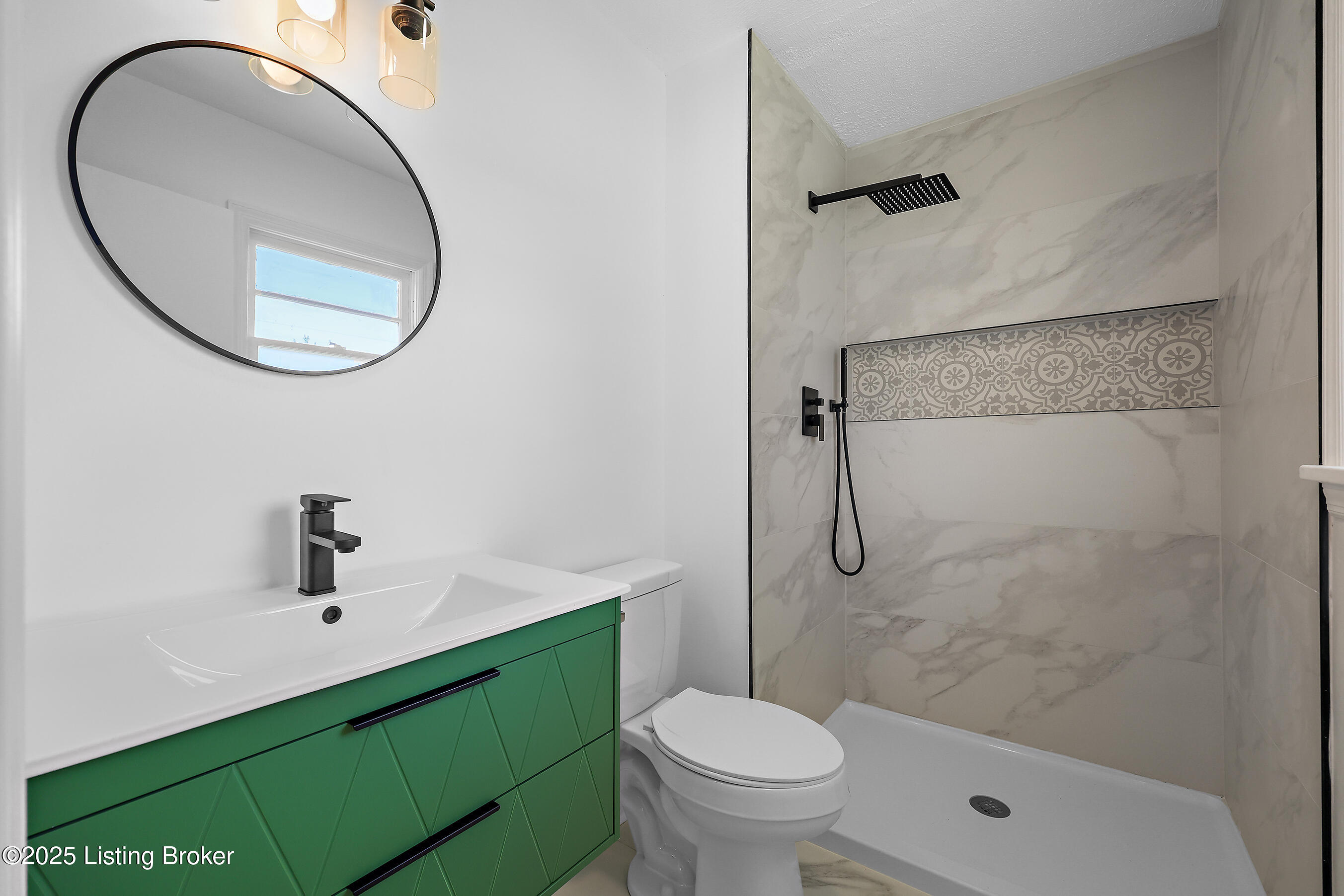 1046 Clayborne Rd, Louisville