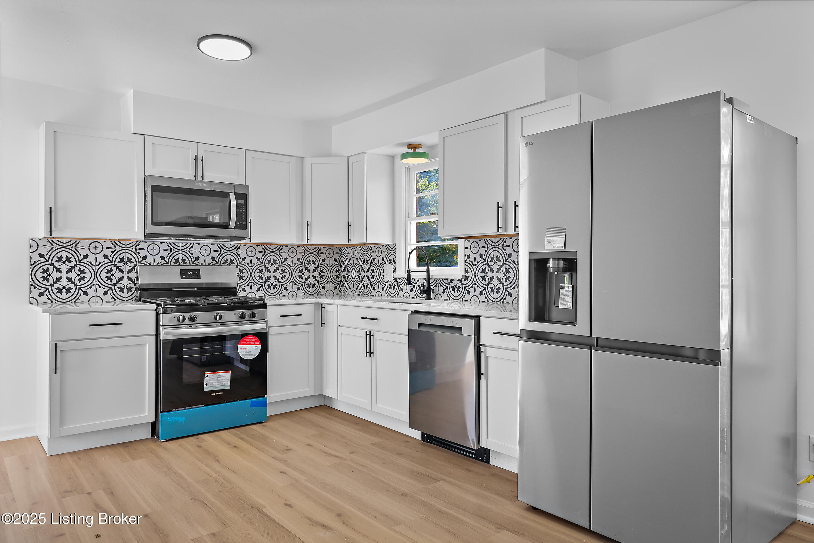 1046 Clayborne Rd, Louisville