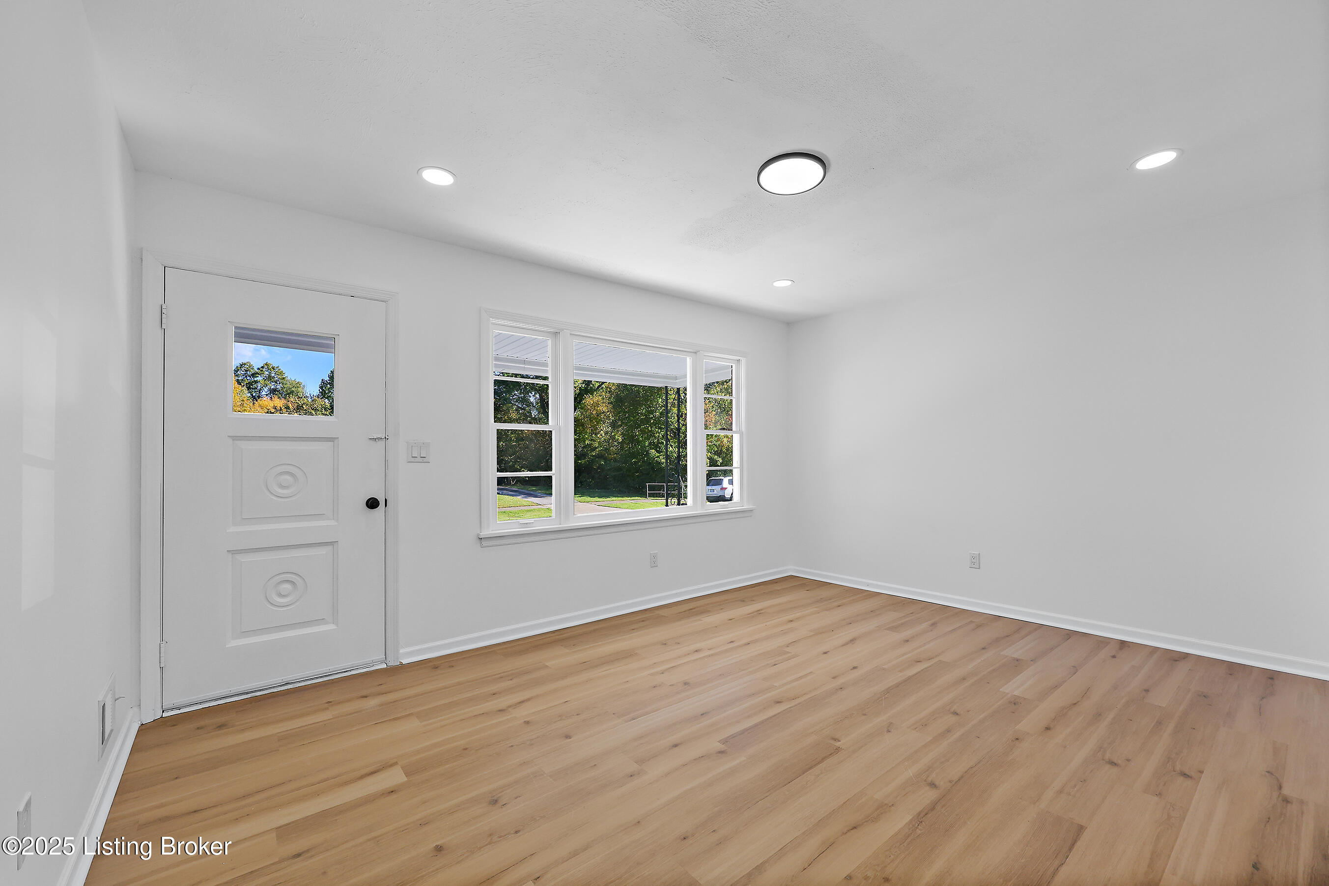 1046 Clayborne Rd, Louisville