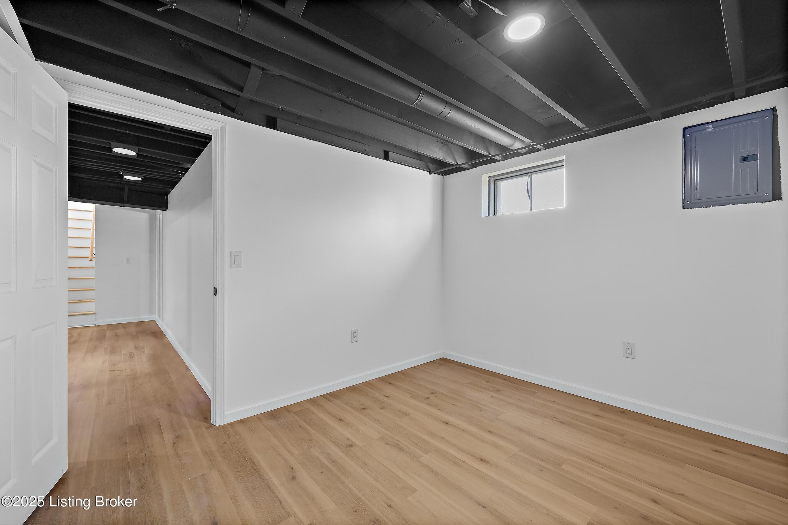 1046 Clayborne Rd, Louisville