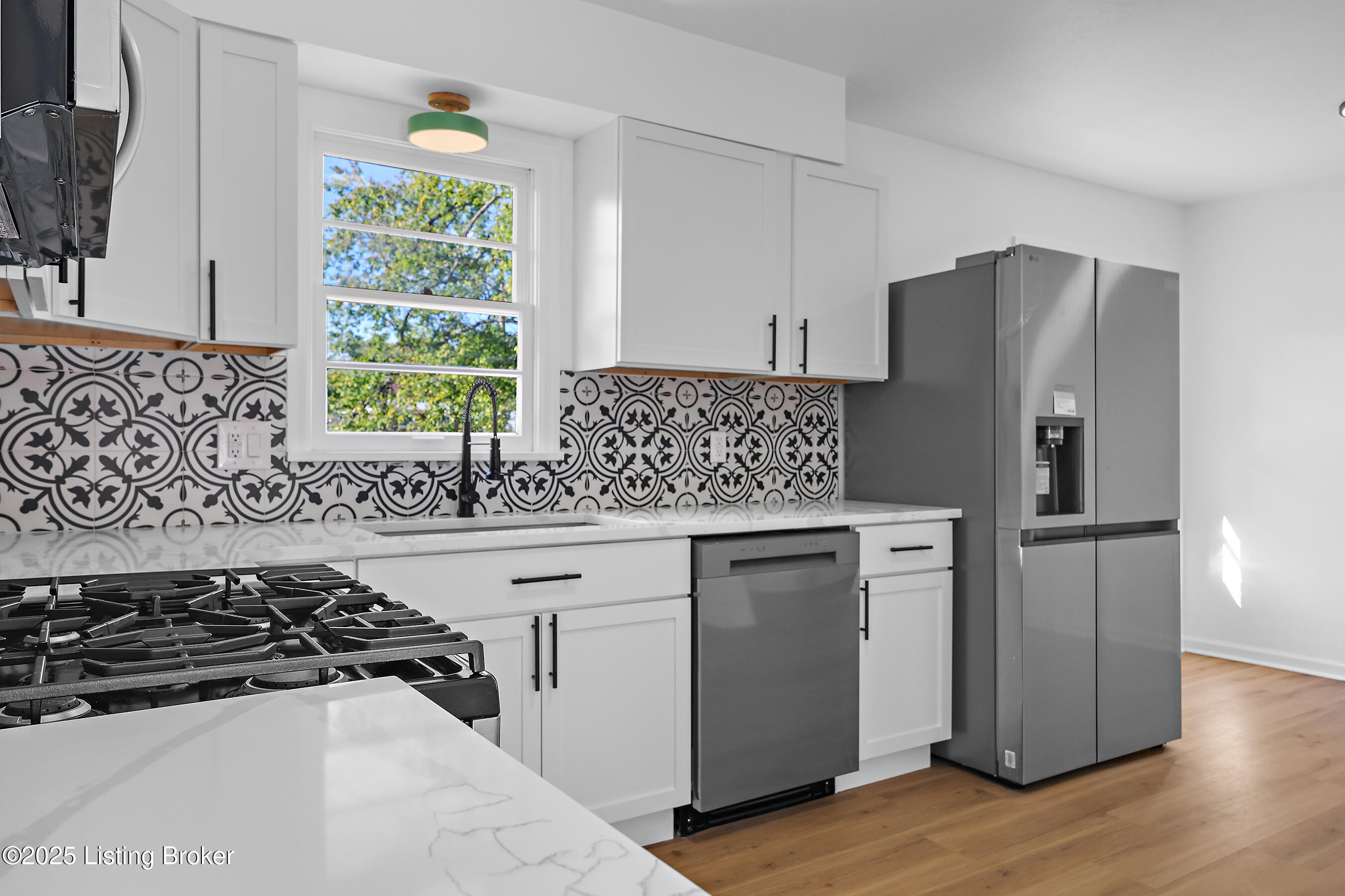 1046 Clayborne Rd, Louisville