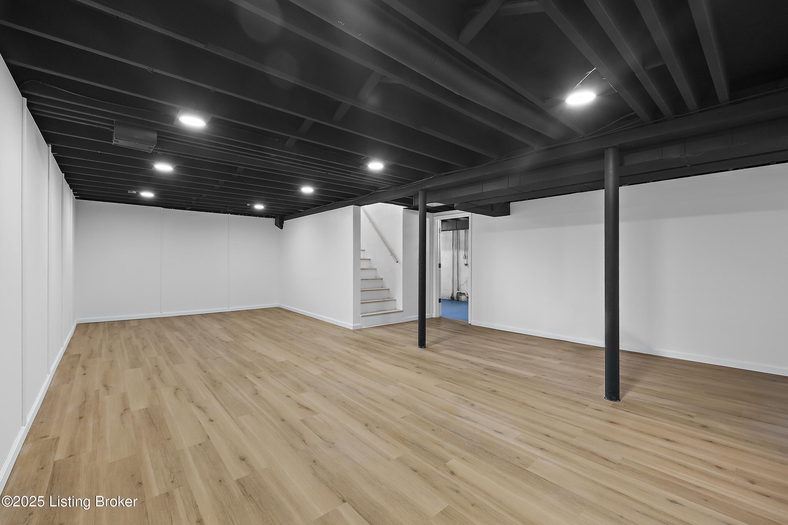 1046 Clayborne Rd, Louisville