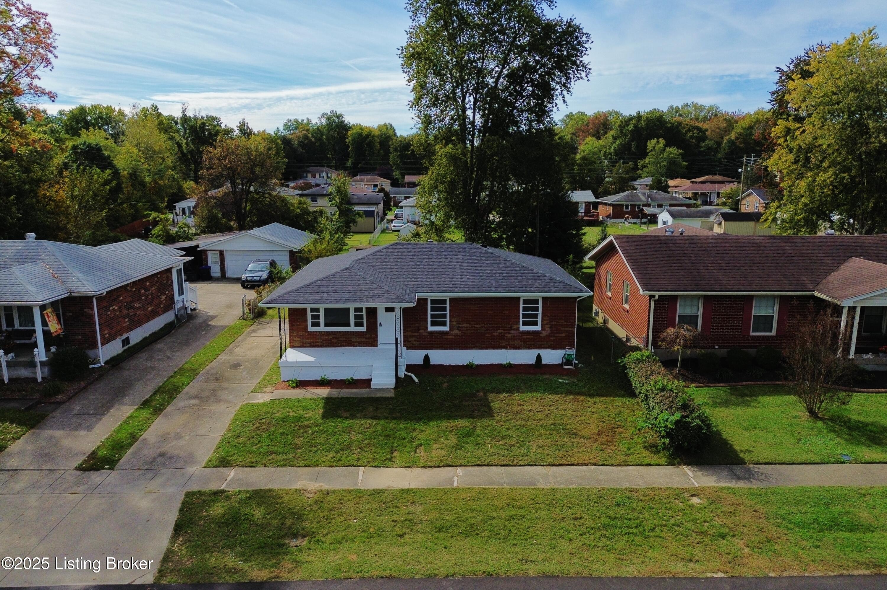 1046 Clayborne Rd, Louisville