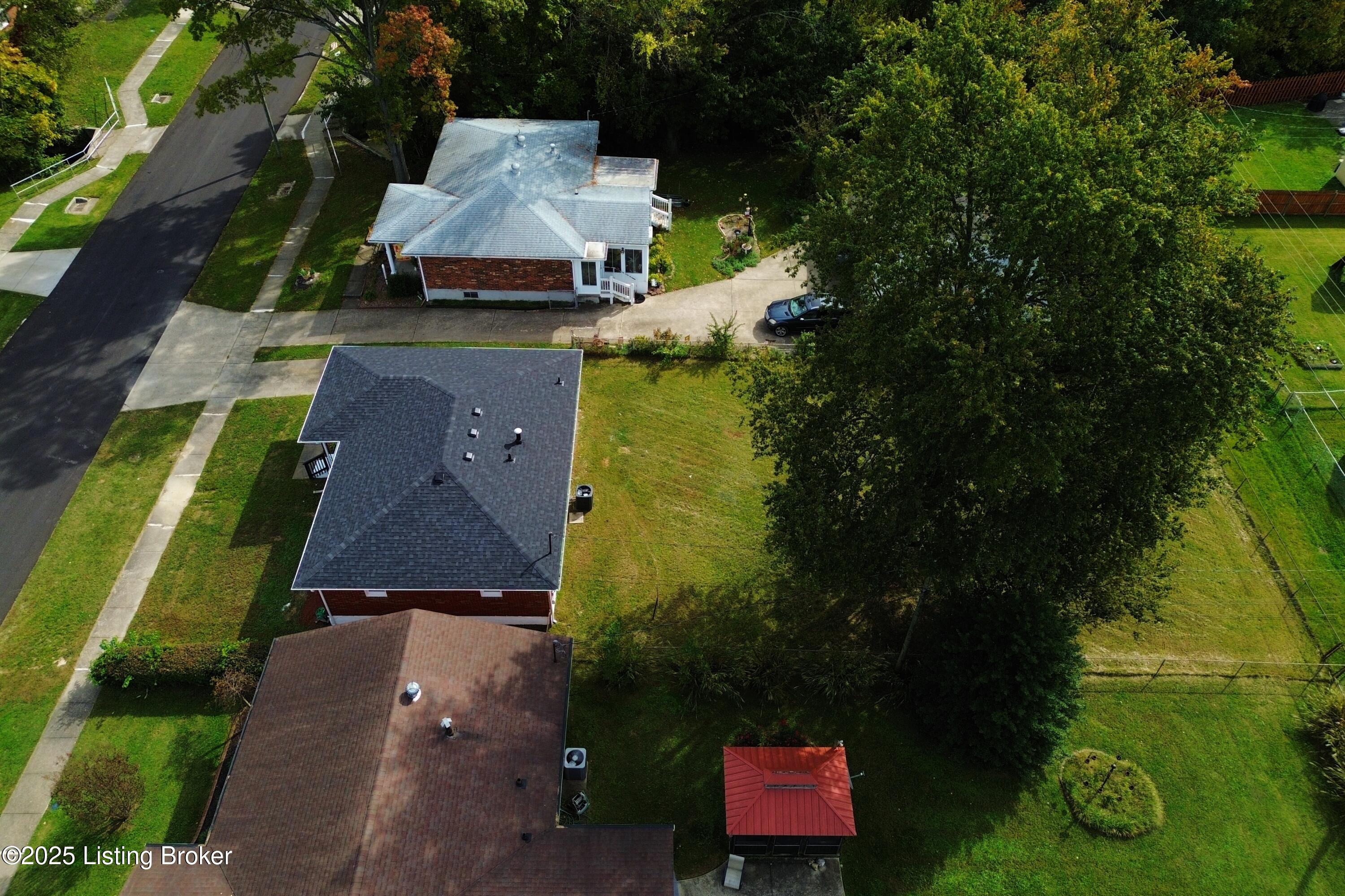 1046 Clayborne Rd, Louisville