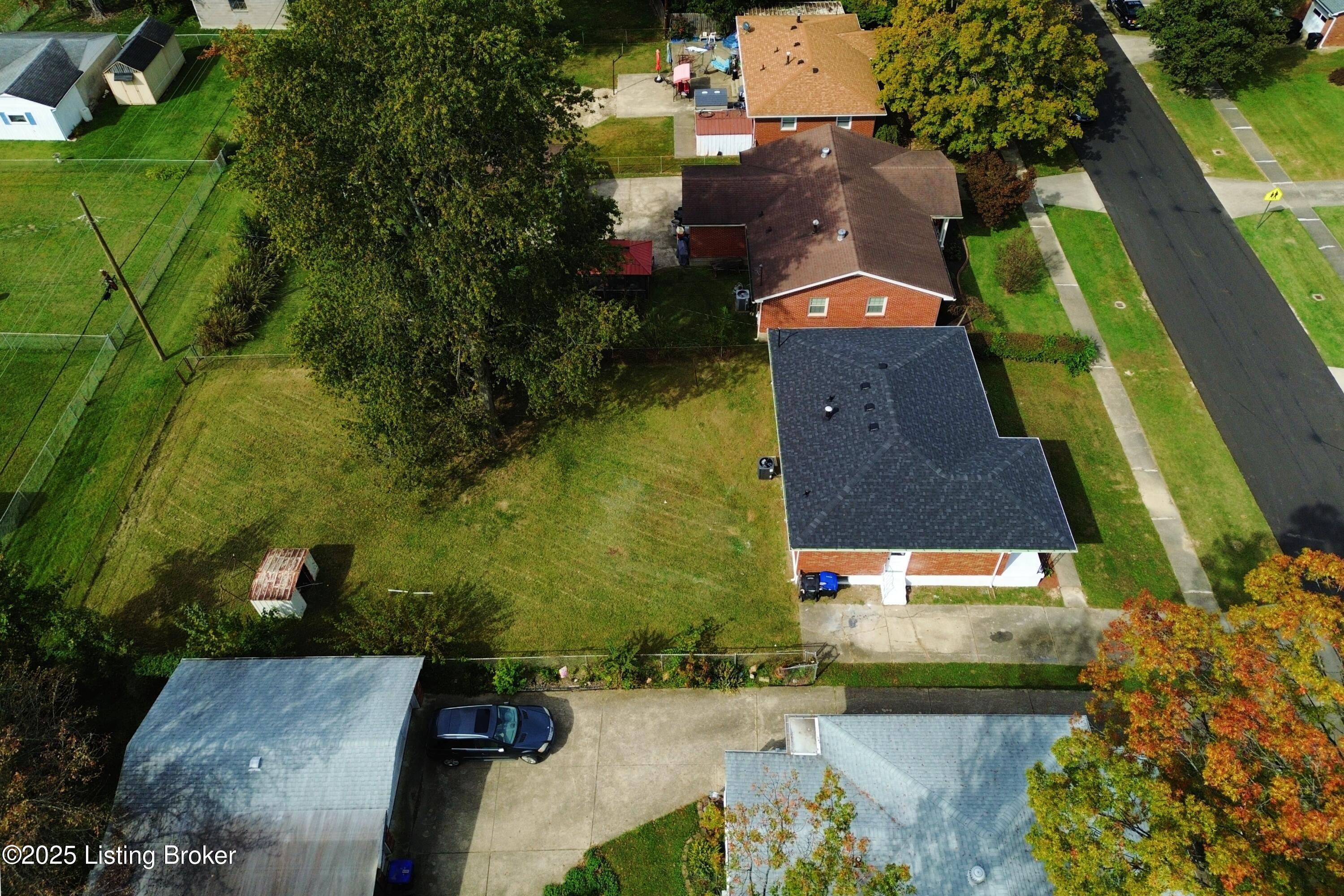 1046 Clayborne Rd, Louisville