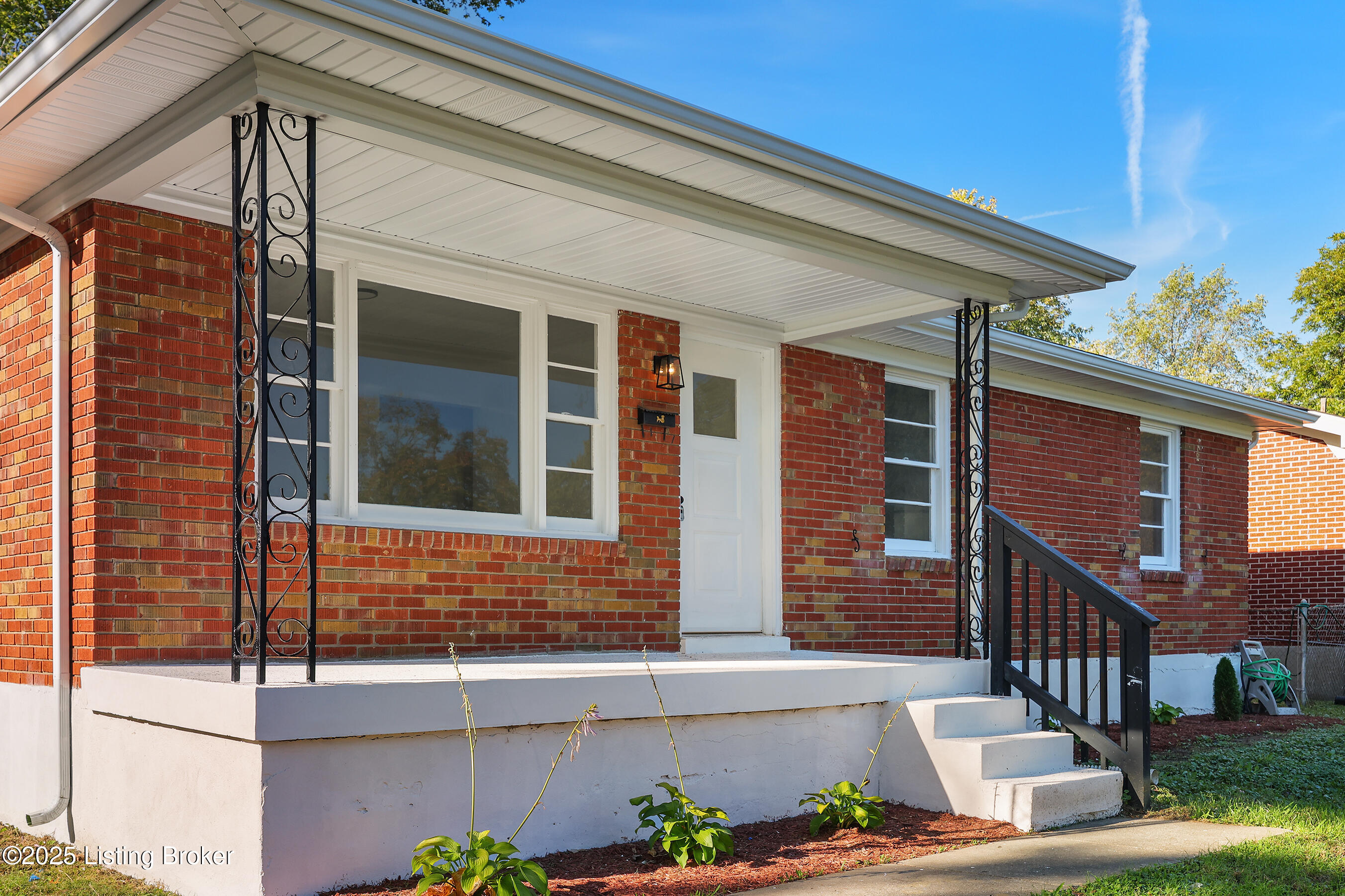 1046 Clayborne Rd, Louisville