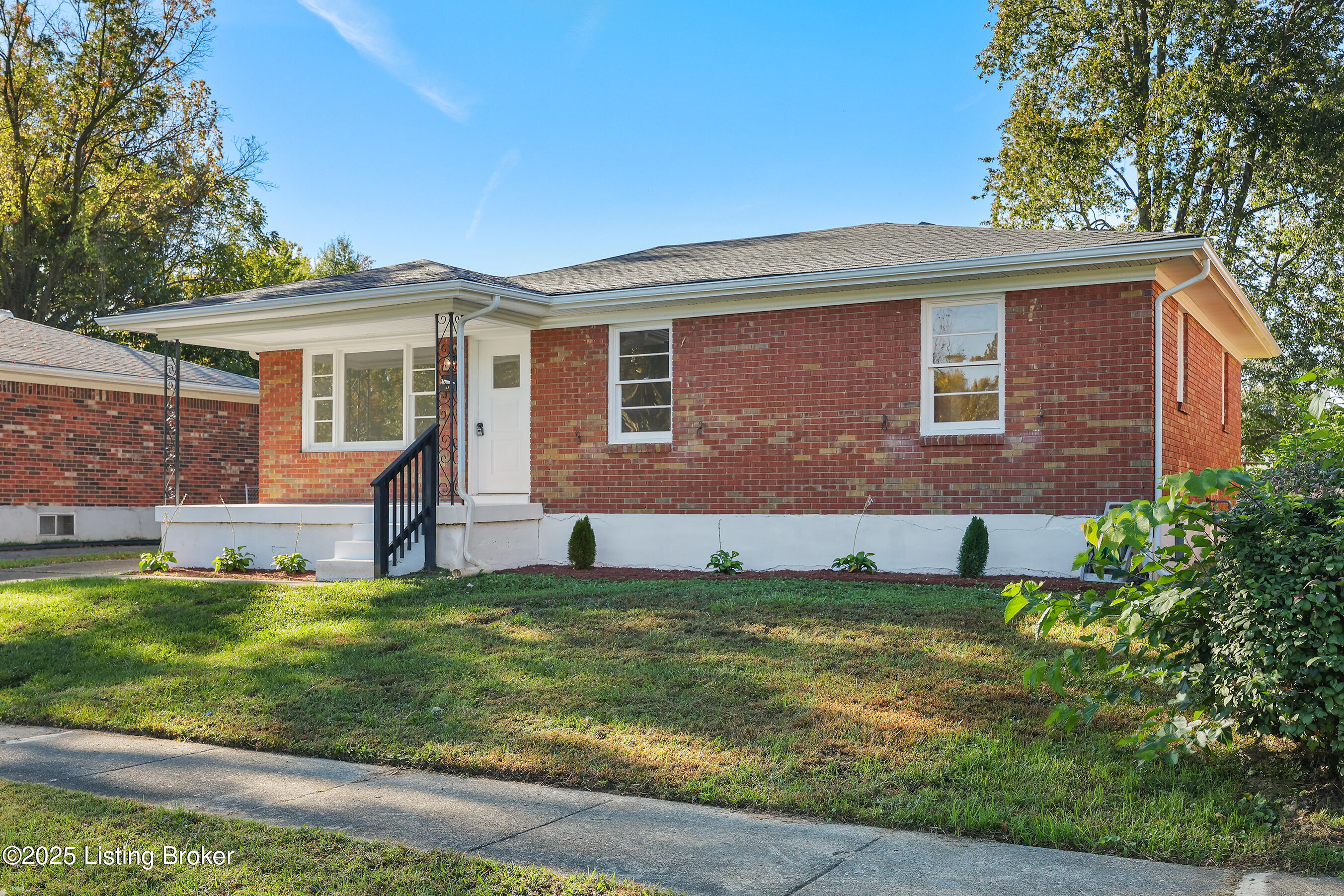 1046 Clayborne Rd, Louisville