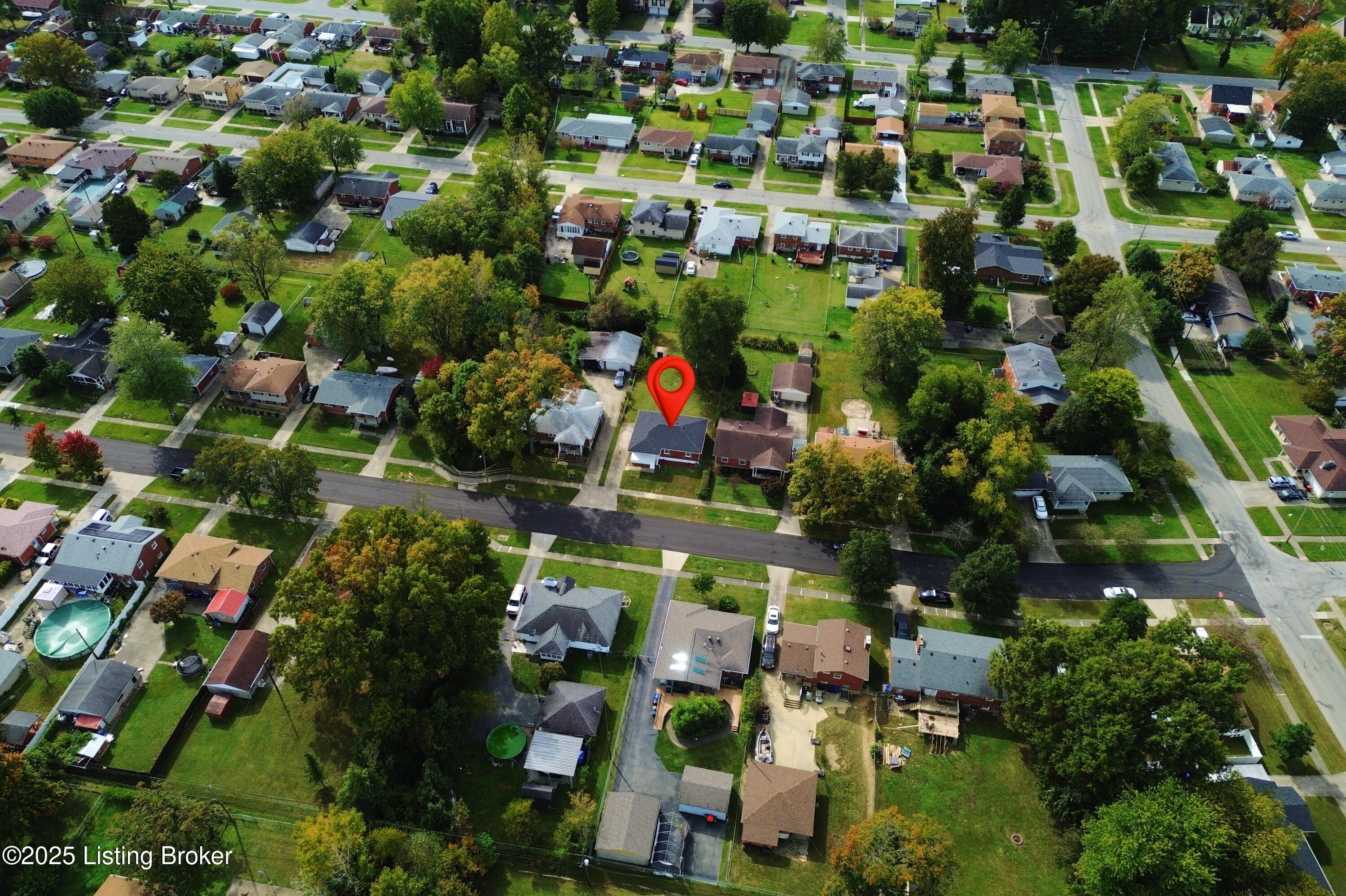 1046 Clayborne Rd, Louisville