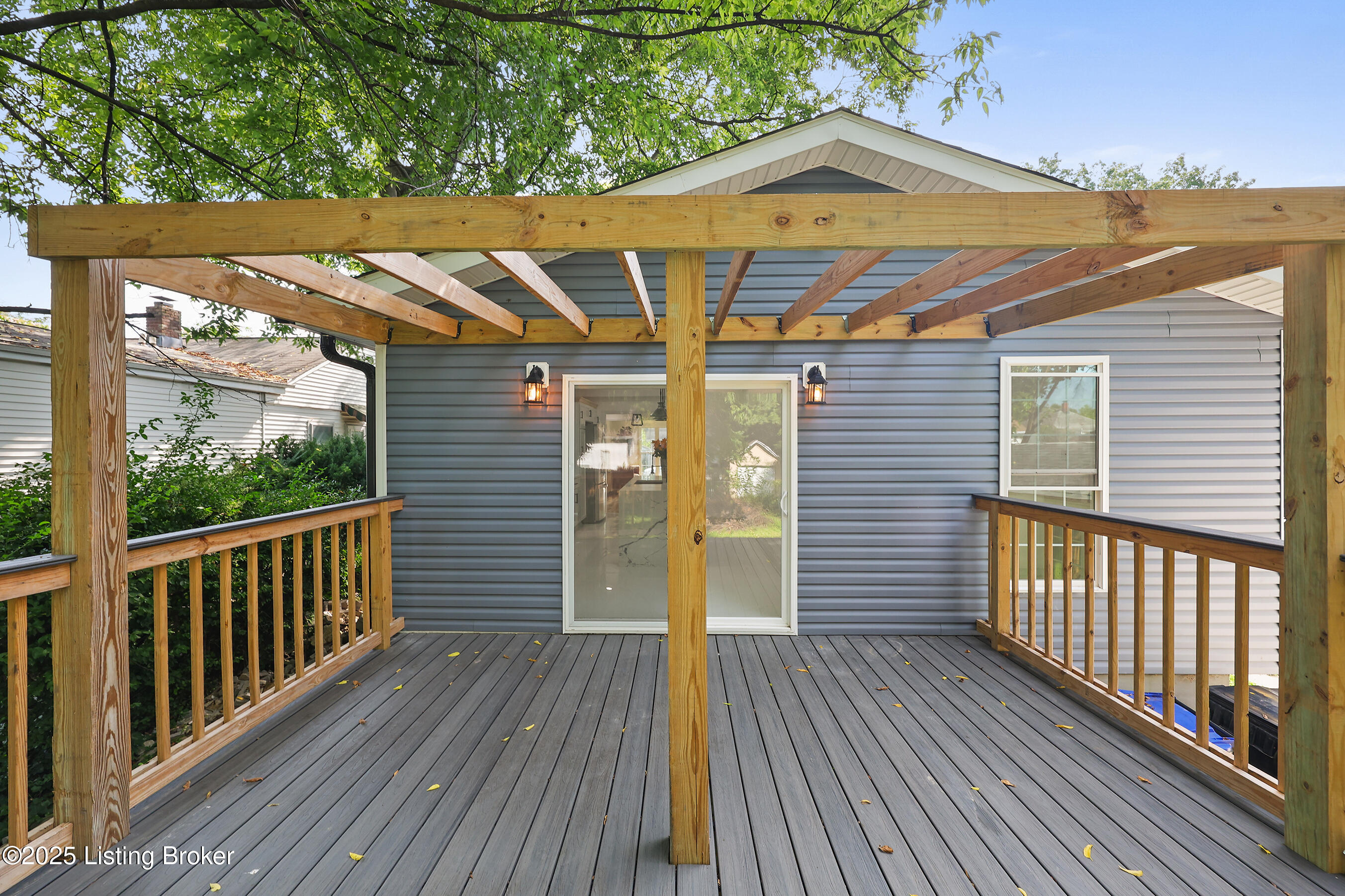4826 S 4th St, Louisville