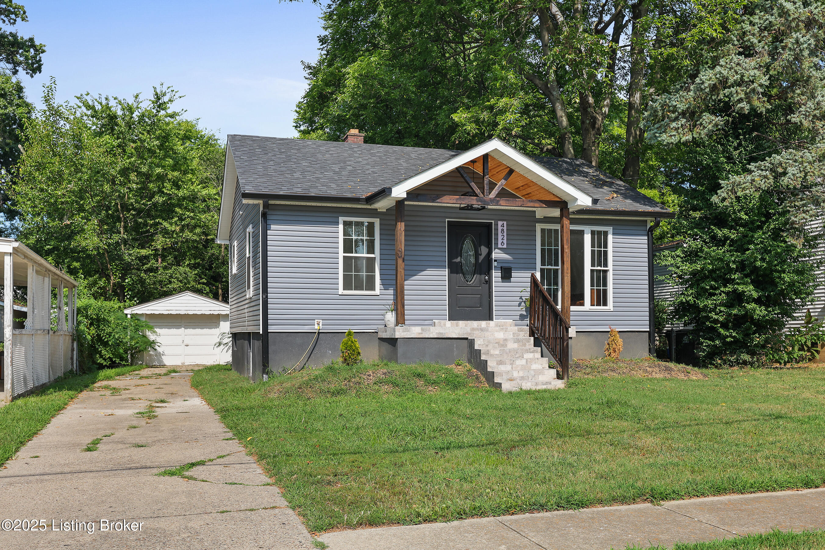 4826 S 4th St, Louisville