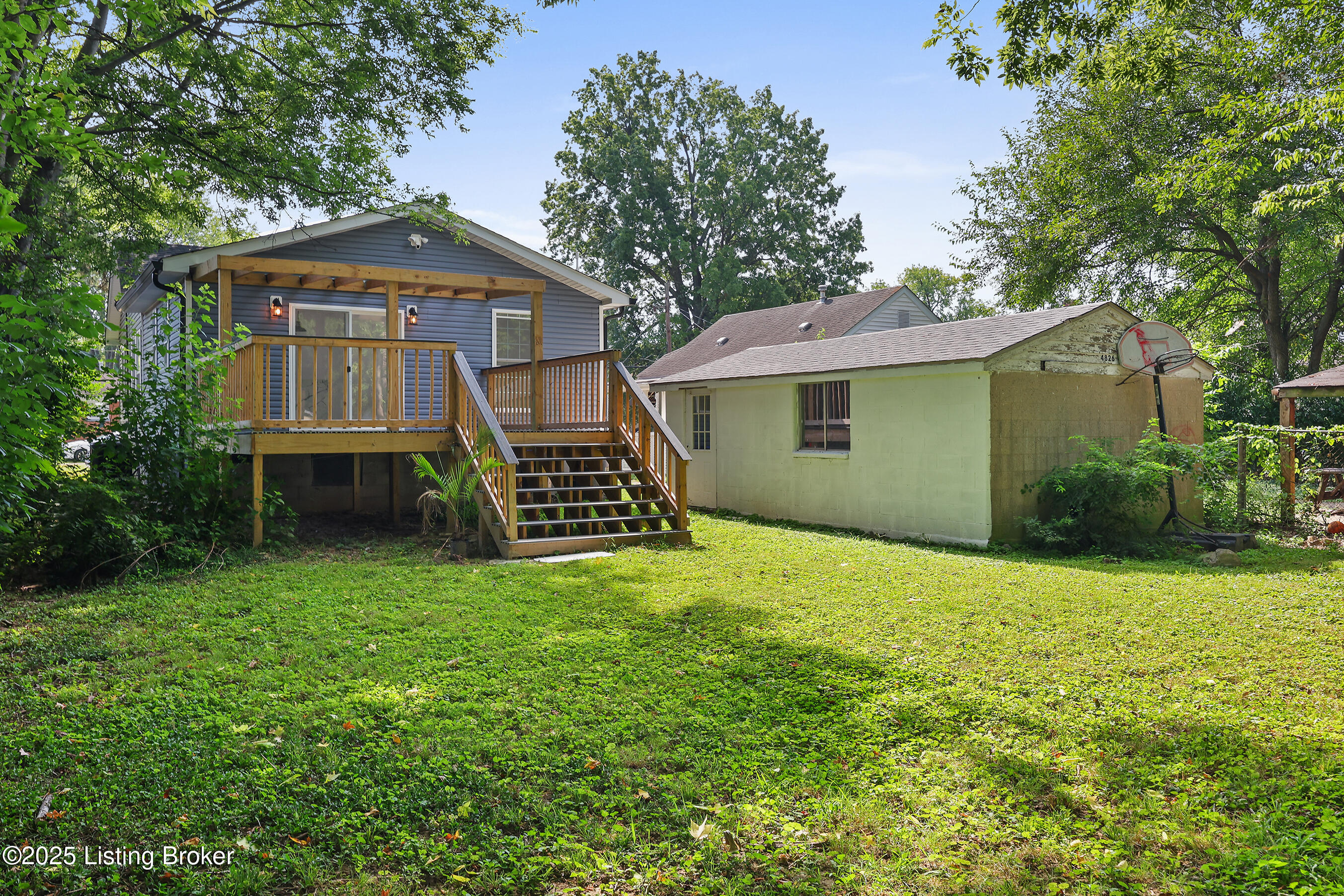 4826 S 4th St, Louisville
