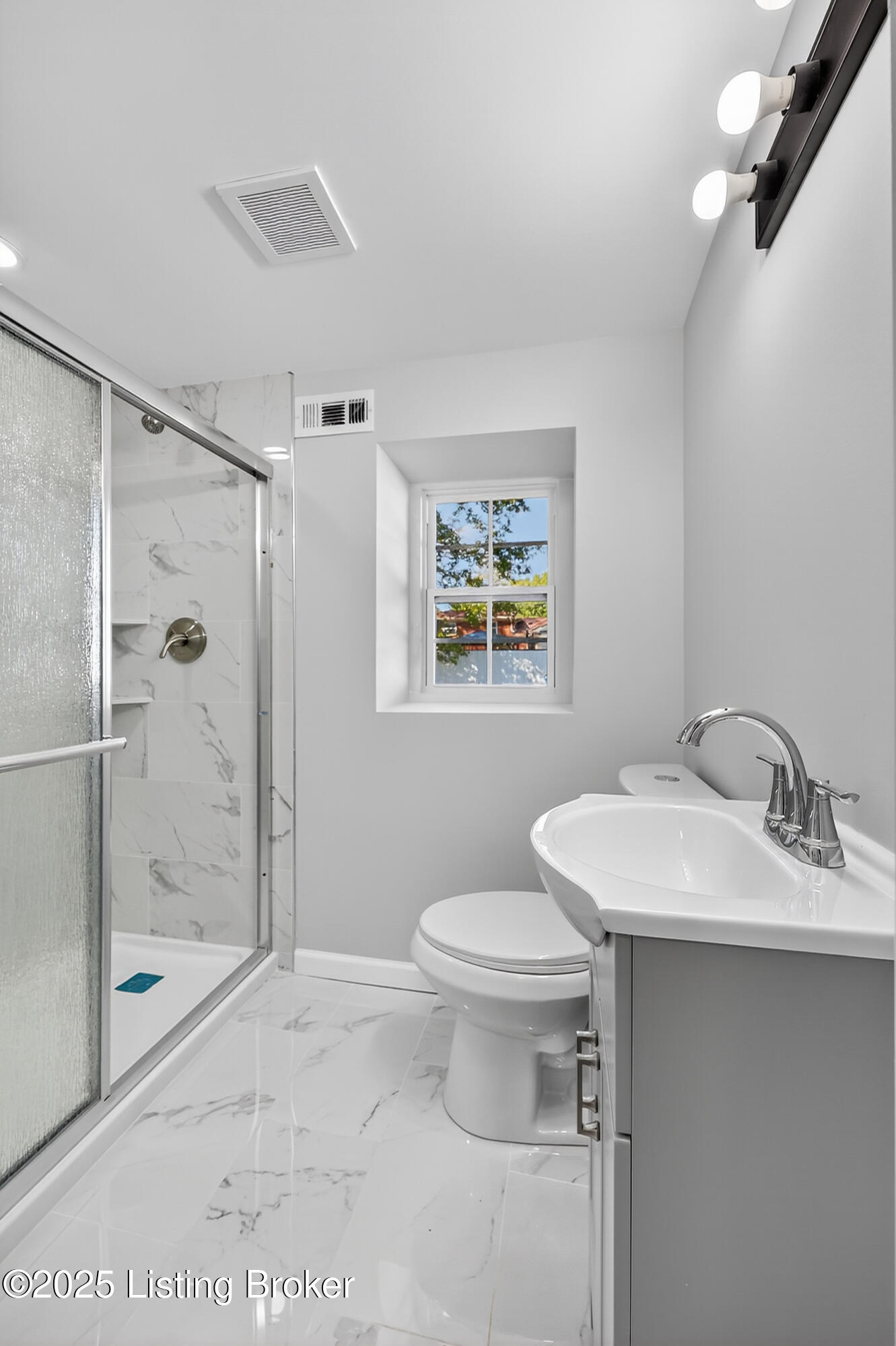4203 Wooded Way, Louisville