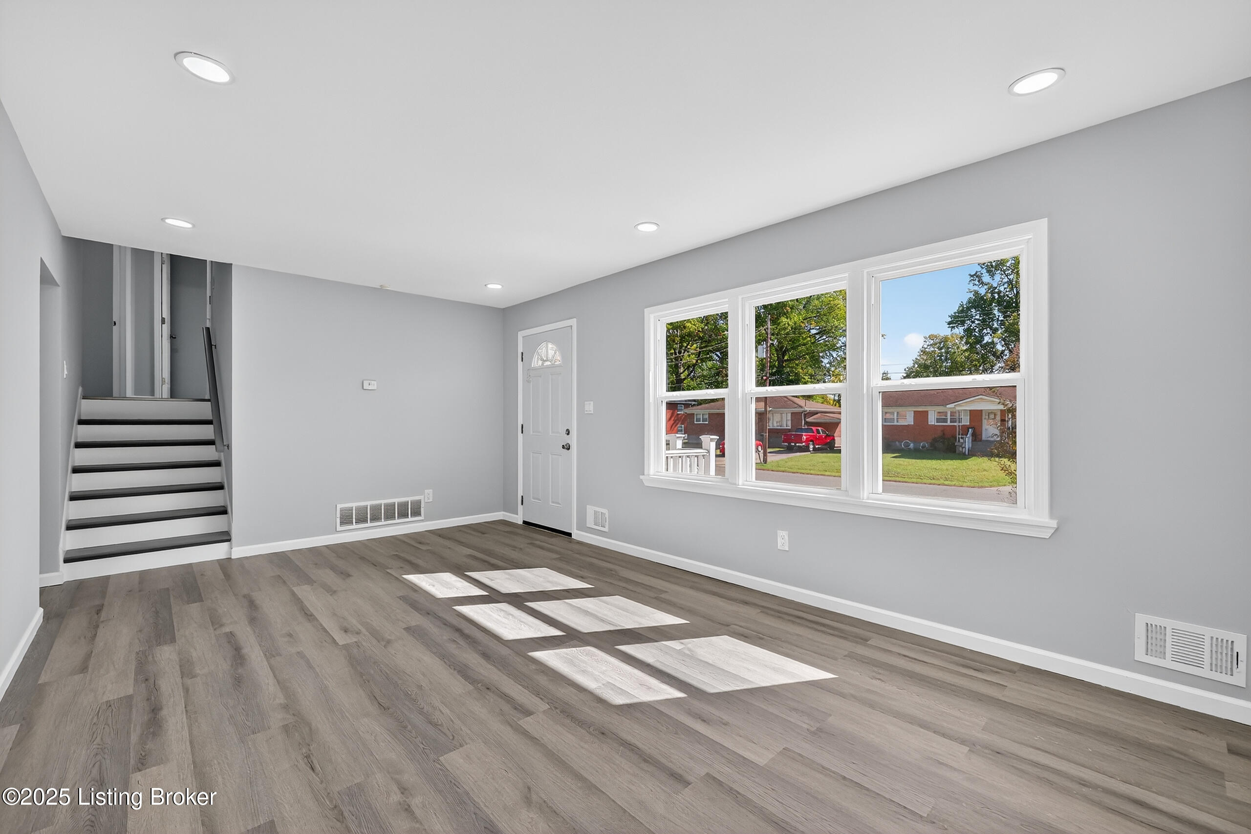 4203 Wooded Way, Louisville