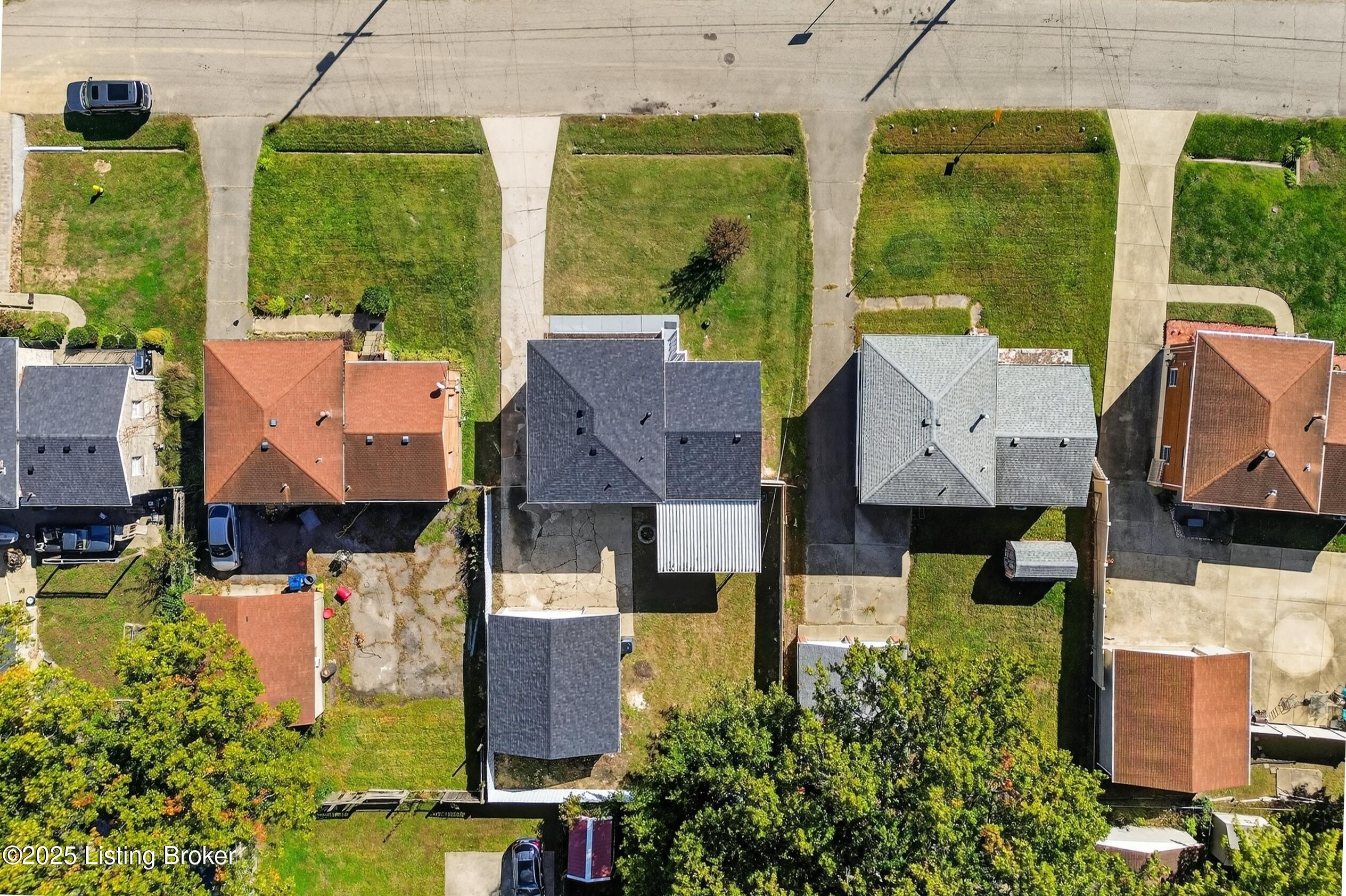 4203 Wooded Way, Louisville