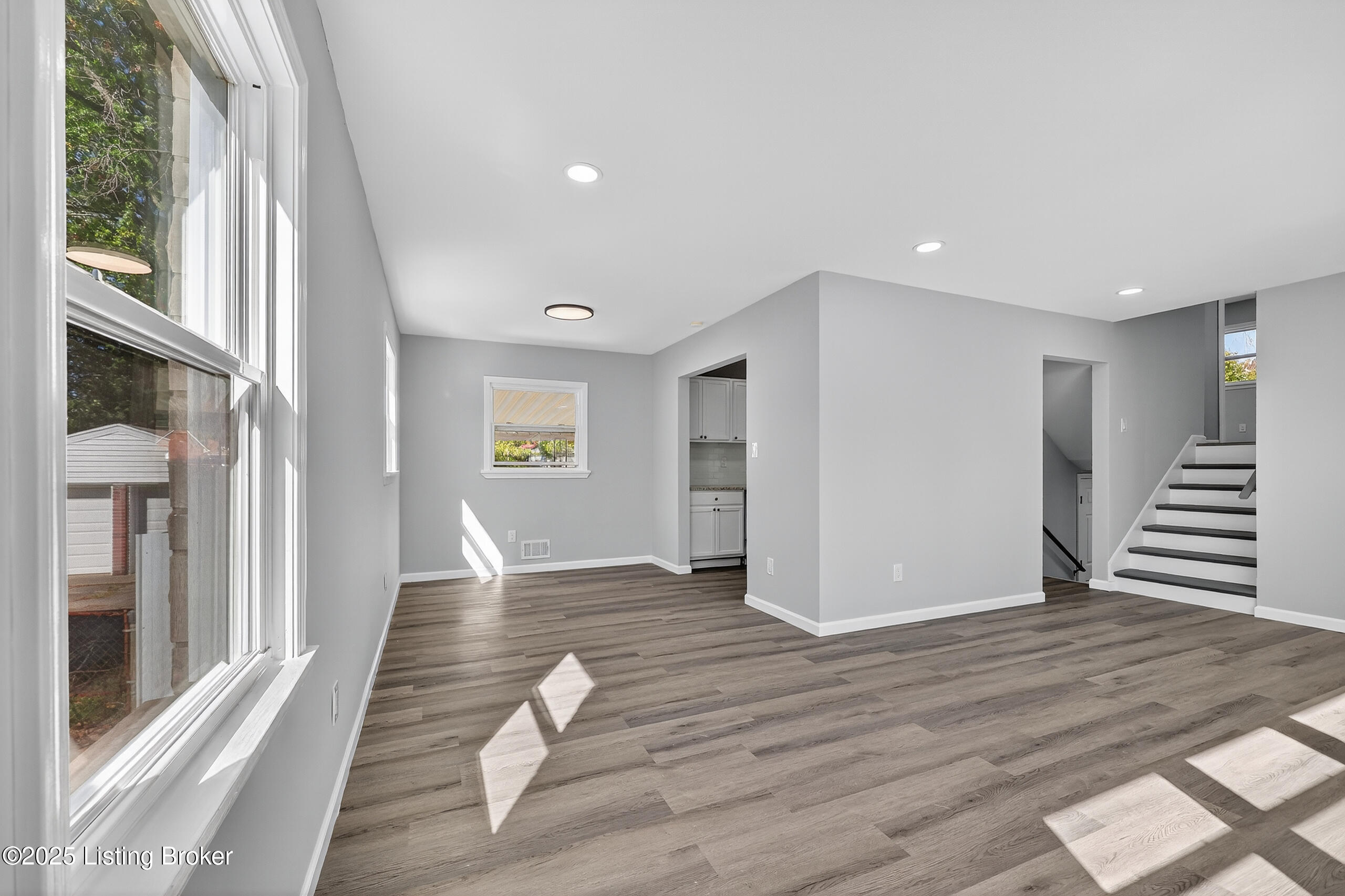 4203 Wooded Way, Louisville