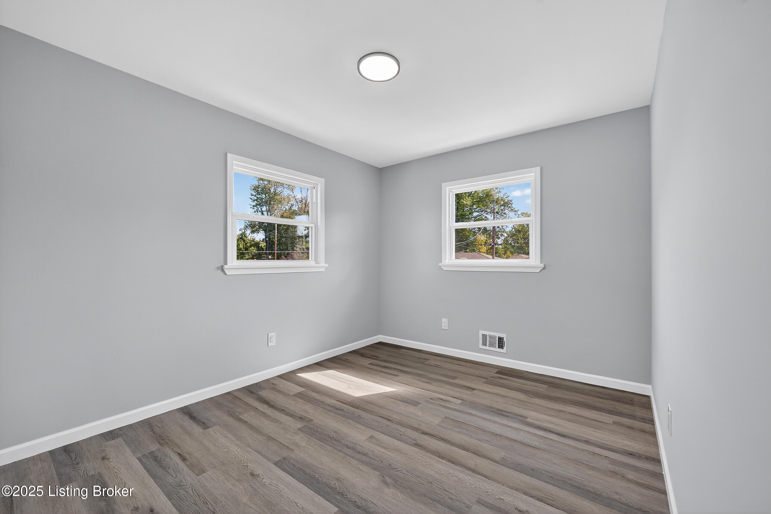4203 Wooded Way, Louisville