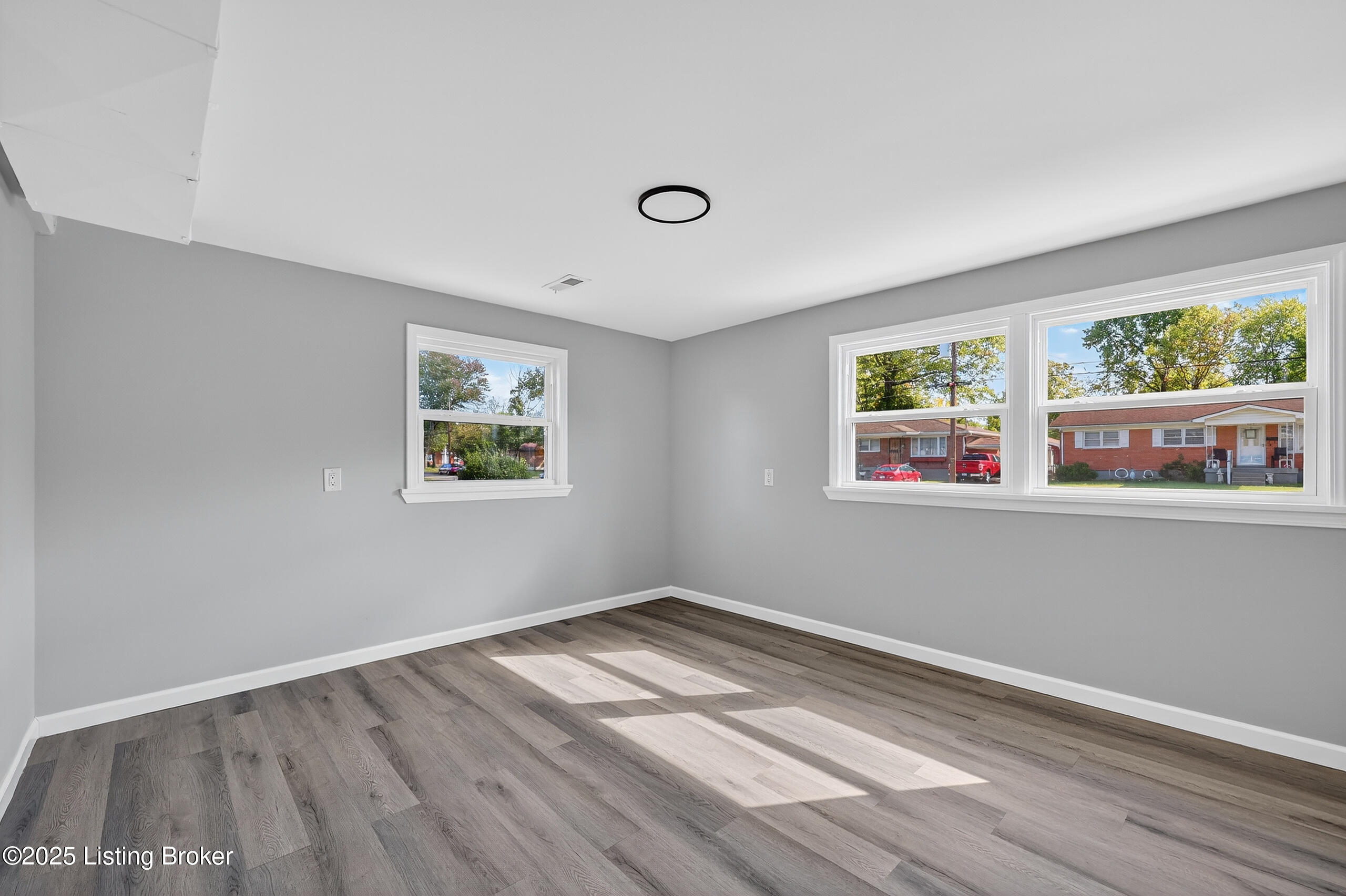 4203 Wooded Way, Louisville