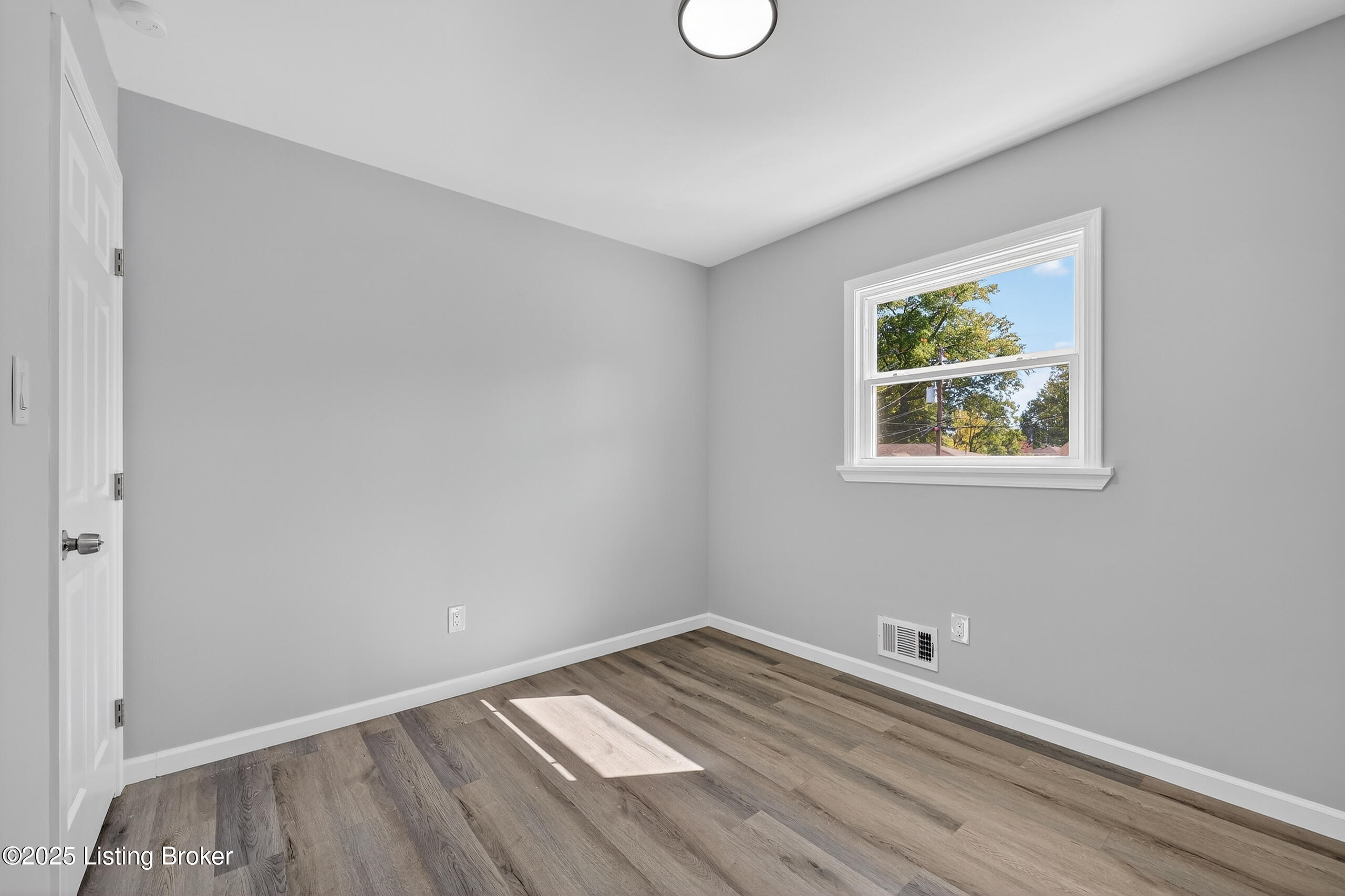 4203 Wooded Way, Louisville
