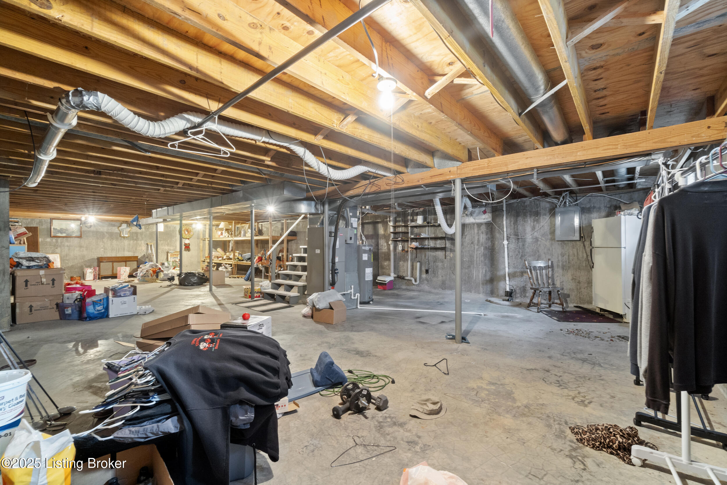 7910 Oswego Cir