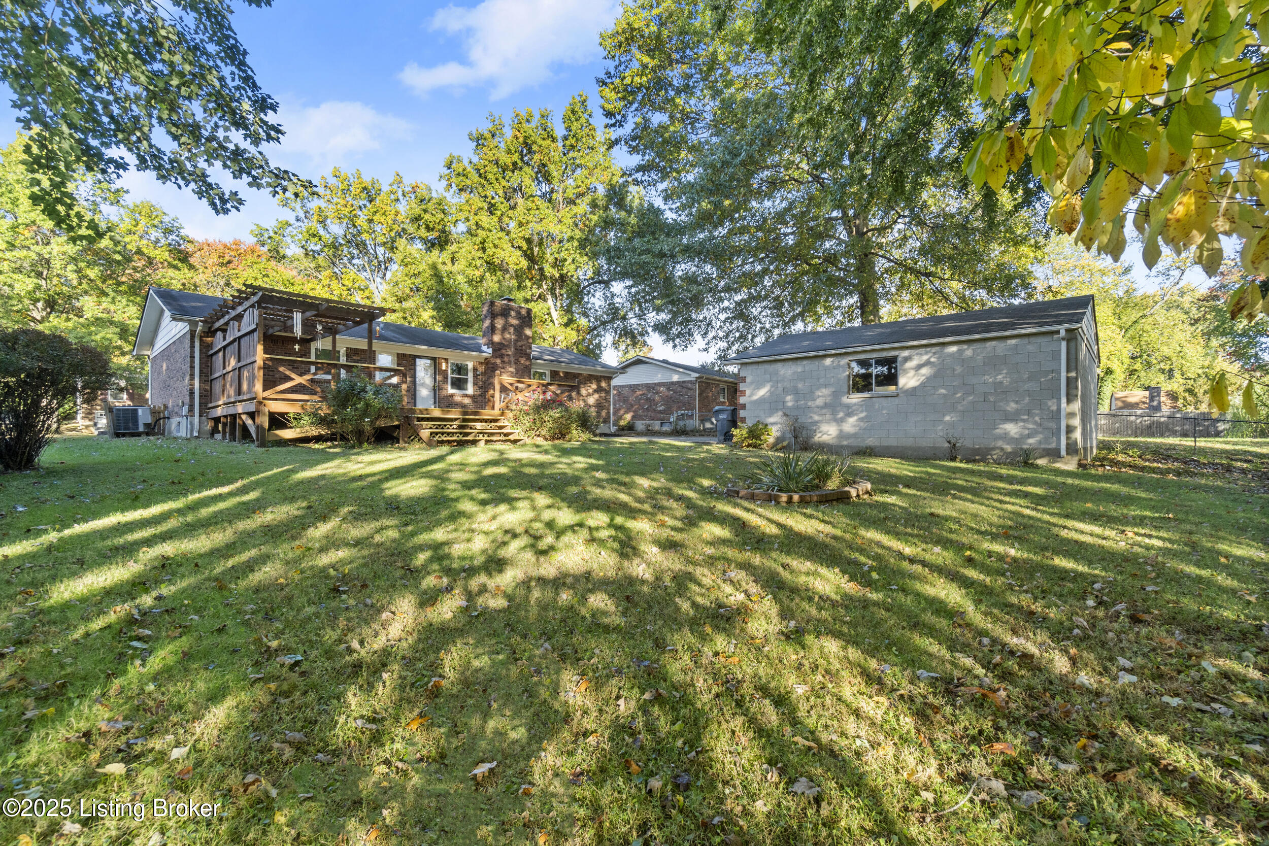 7910 Oswego Cir