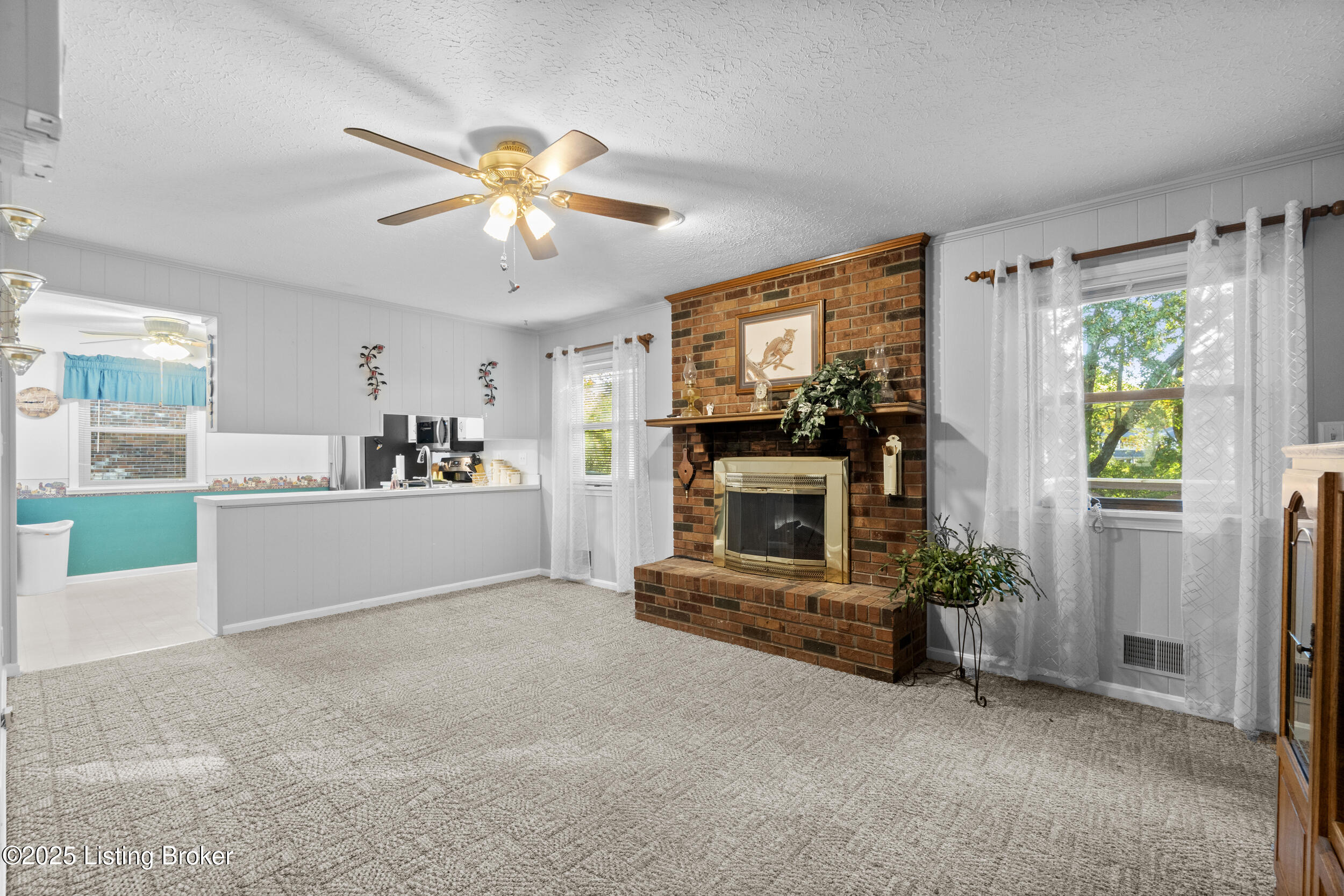 7910 Oswego Cir