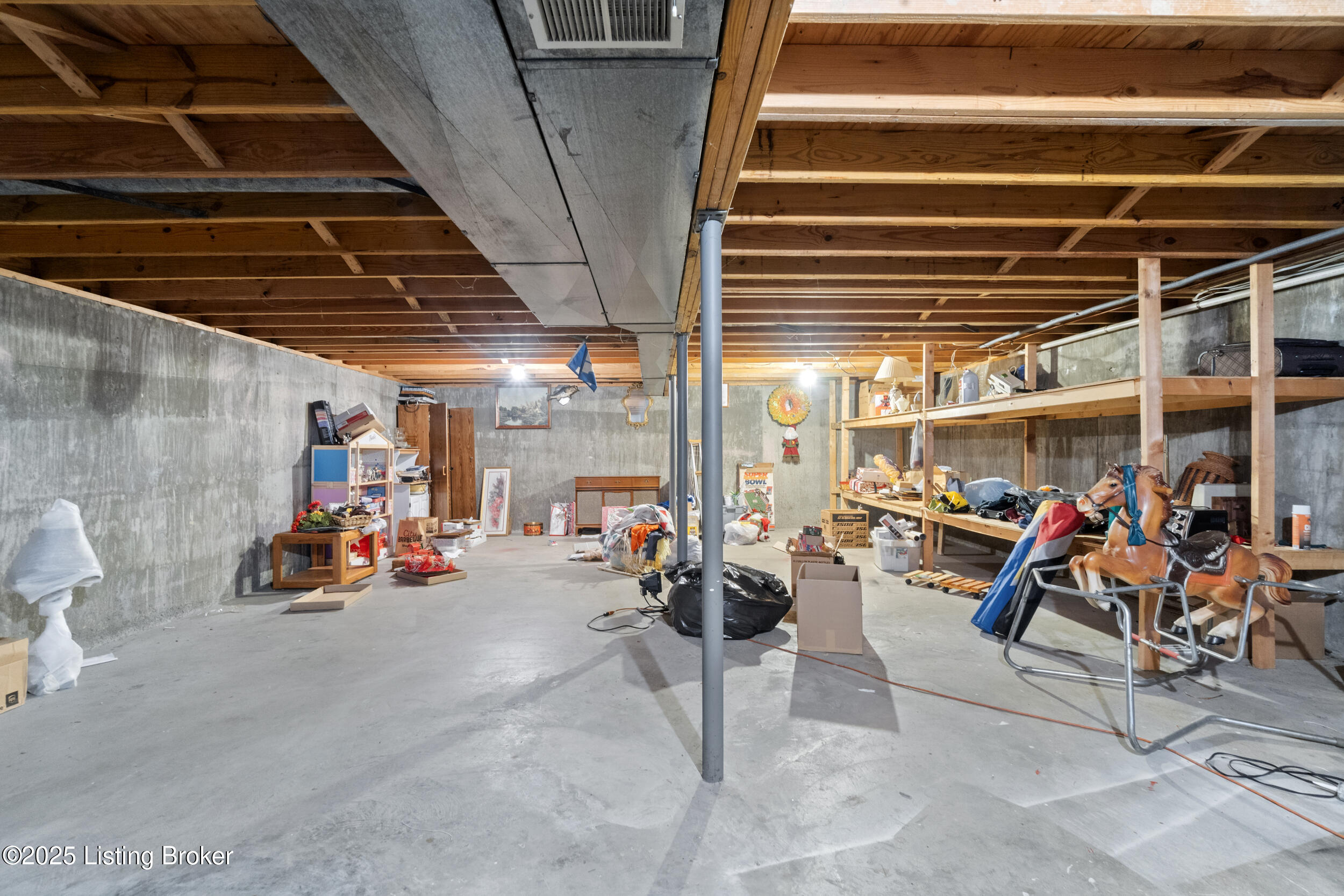 7910 Oswego Cir