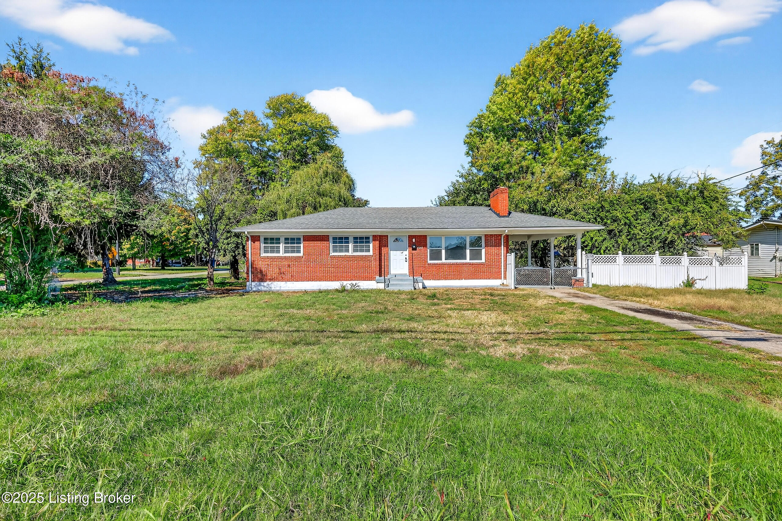 1959 Bashford Manor Ln, Louisville