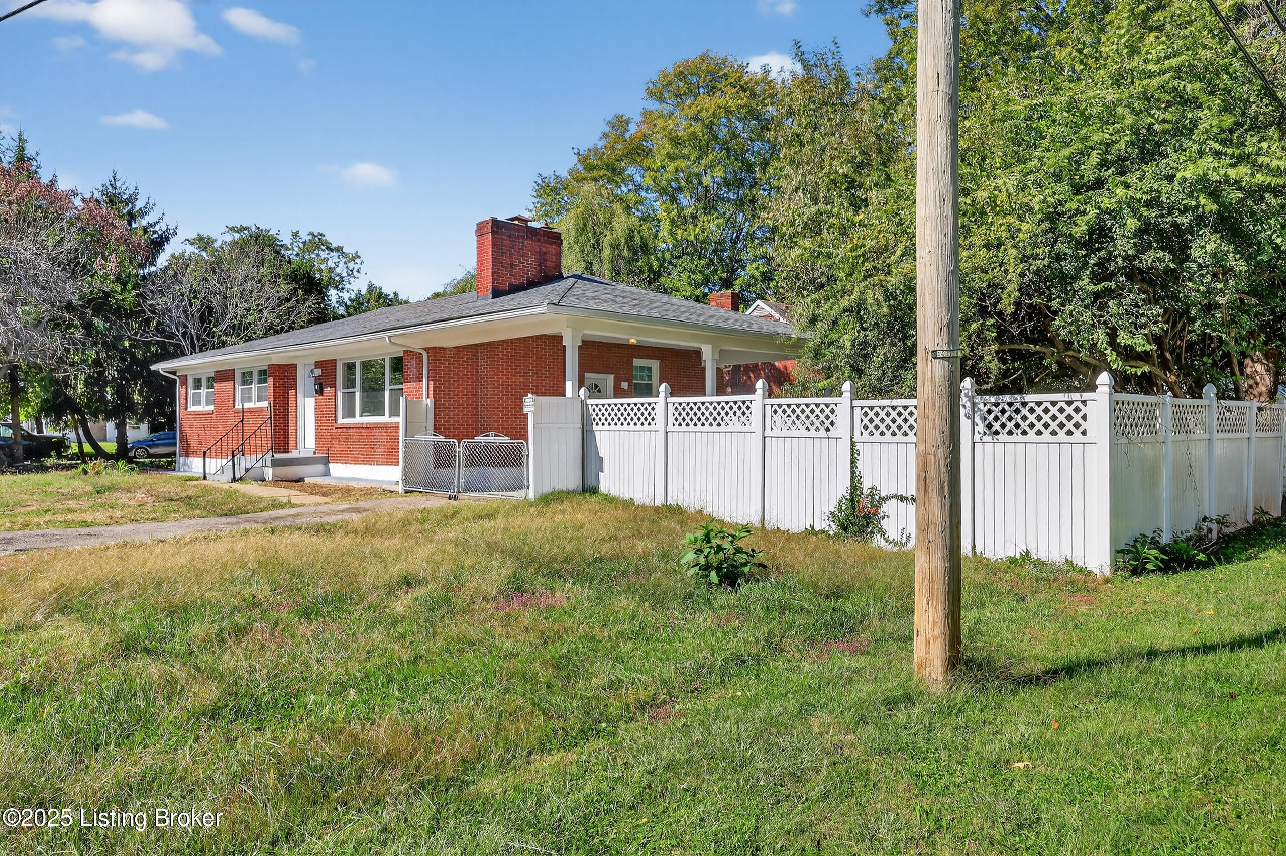 1959 Bashford Manor Ln, Louisville