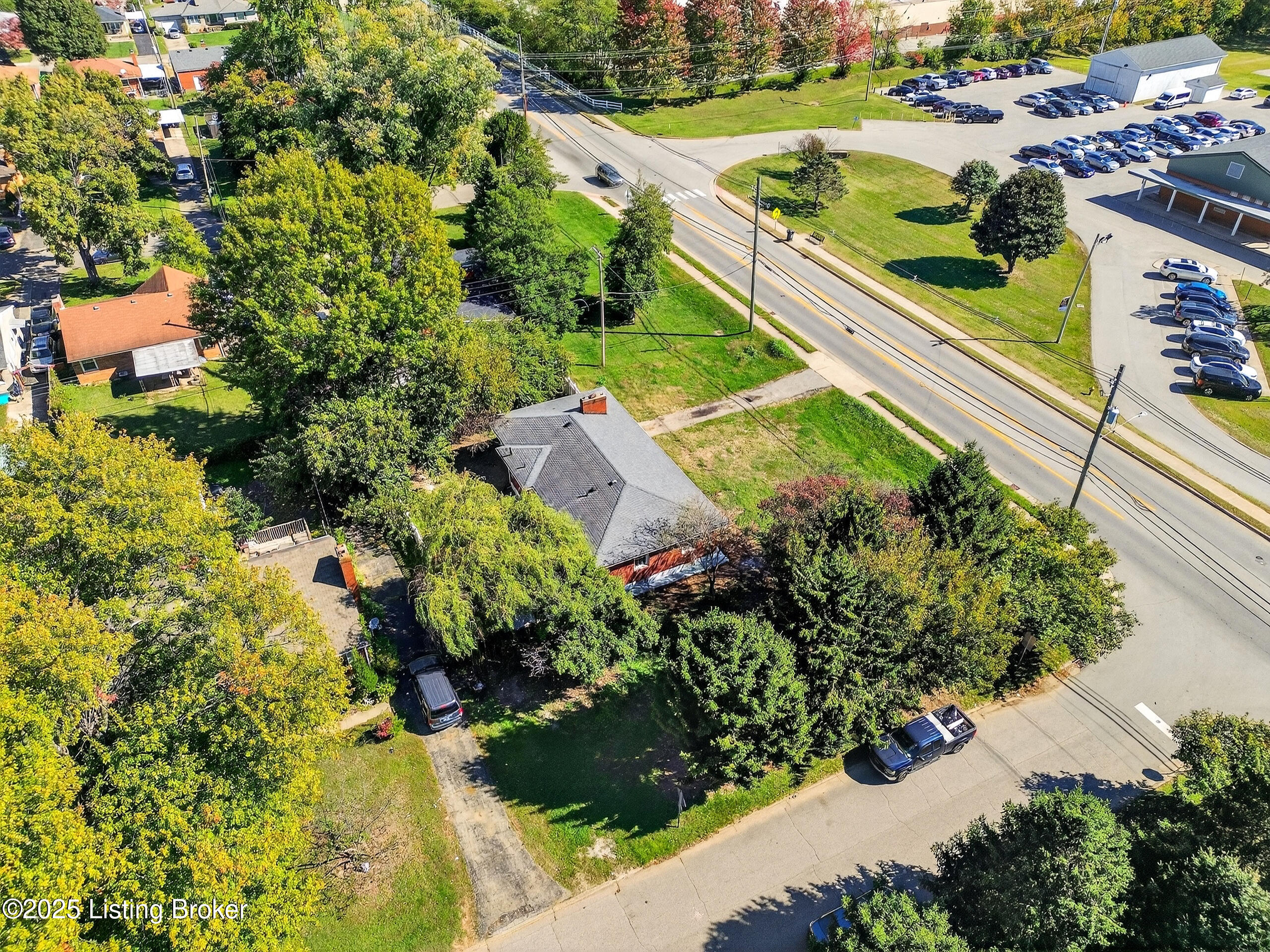1959 Bashford Manor Ln, Louisville