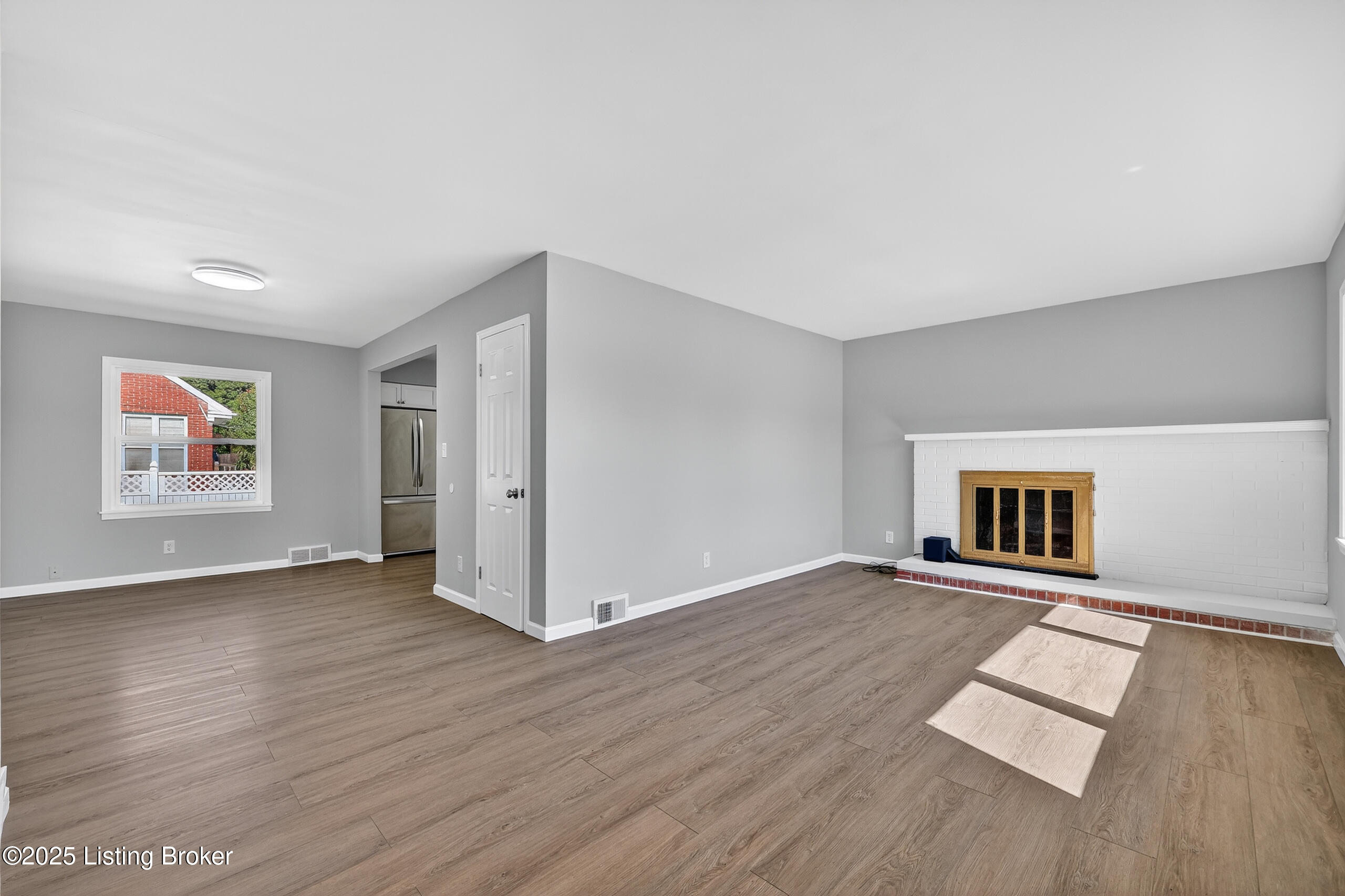 1959 Bashford Manor Ln, Louisville