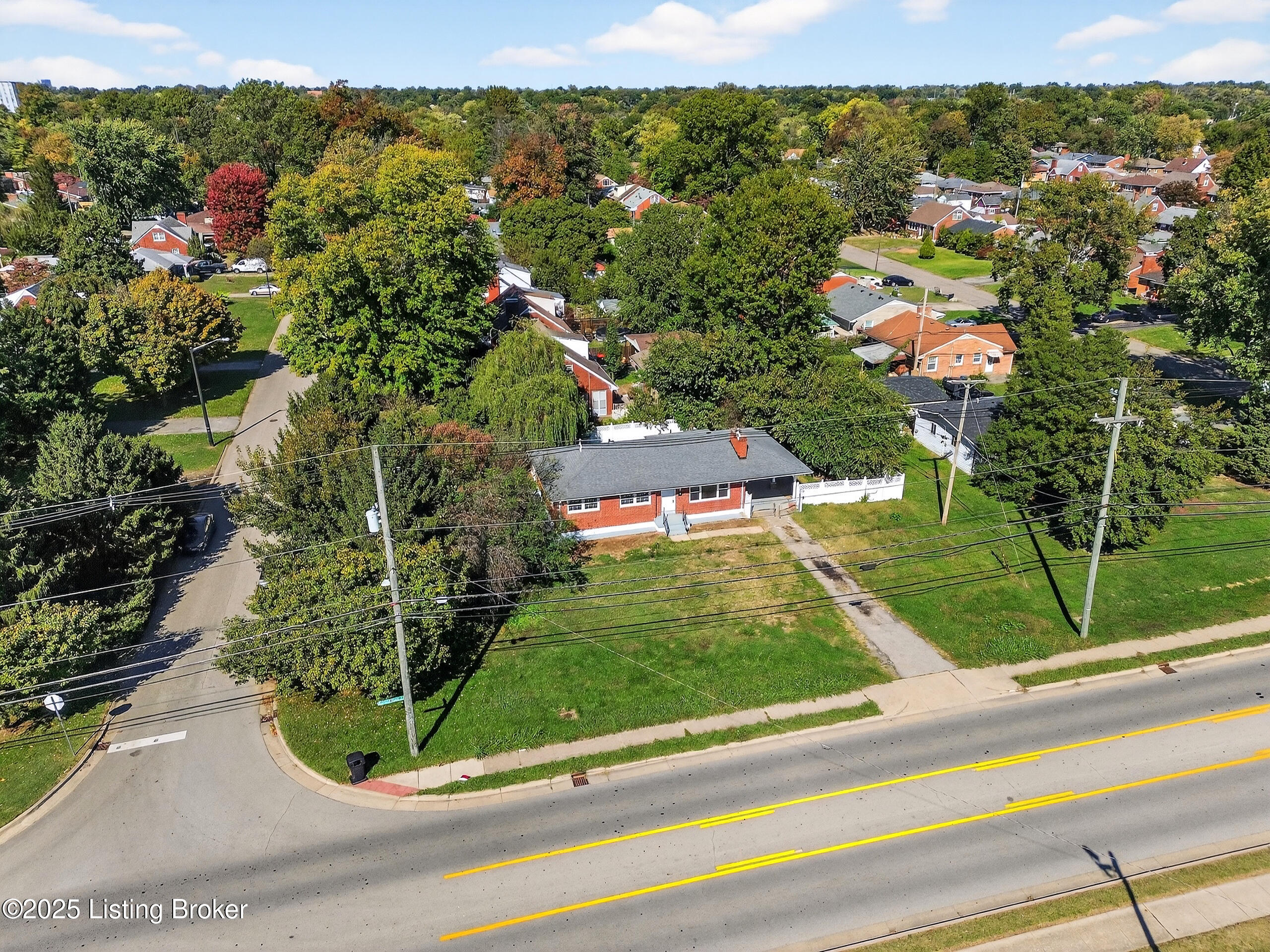 1959 Bashford Manor Ln, Louisville