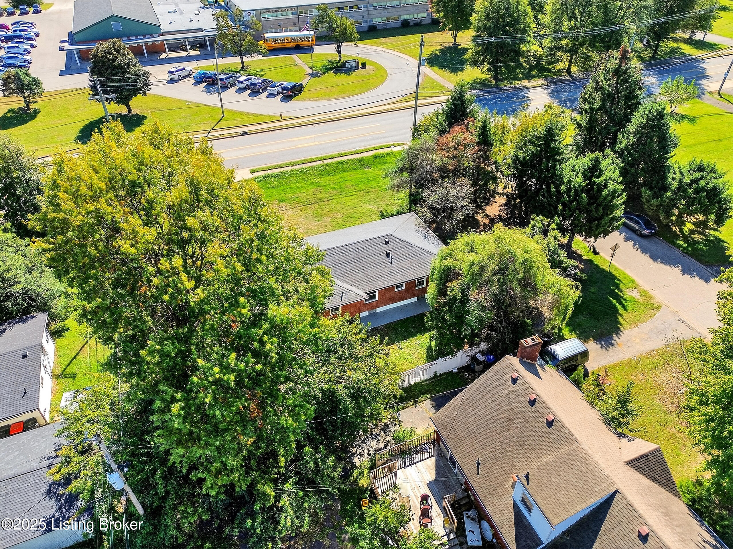 1959 Bashford Manor Ln, Louisville