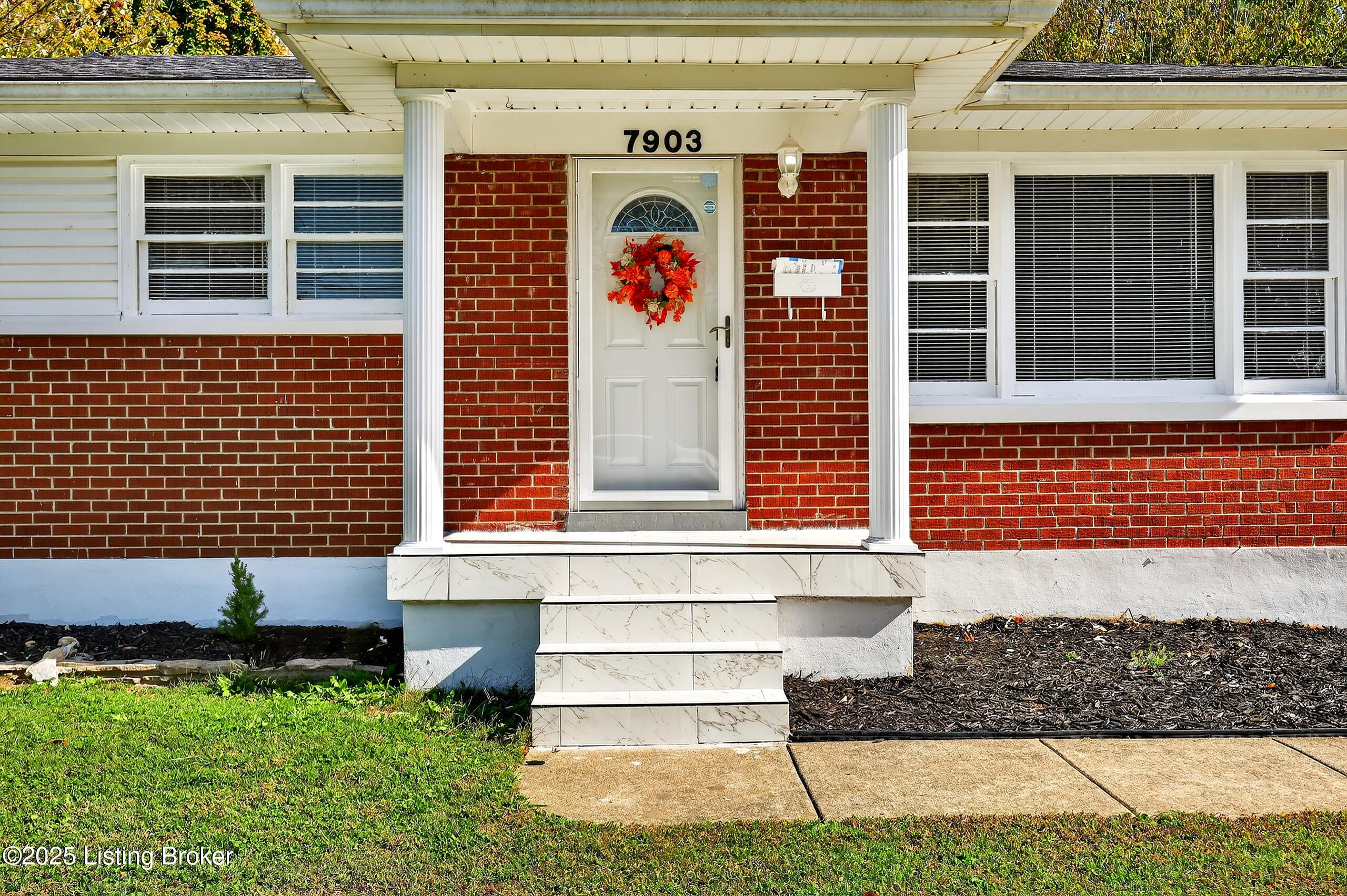 7903 Columbine Dr, Louisville